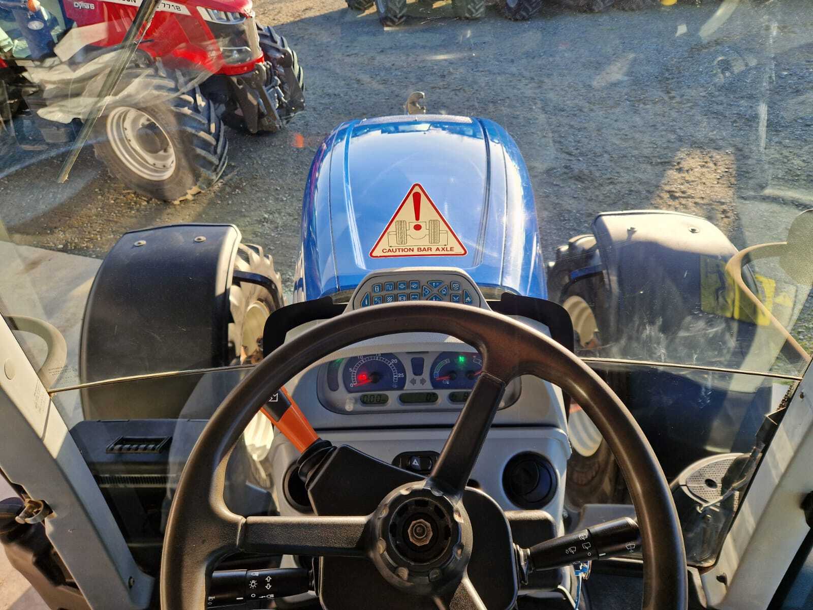 NEW HOLLAND T7.235 AC