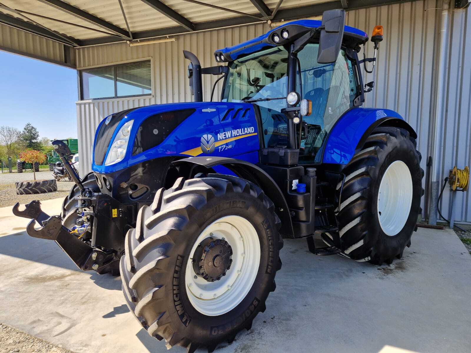 NEW HOLLAND T7.245 AC