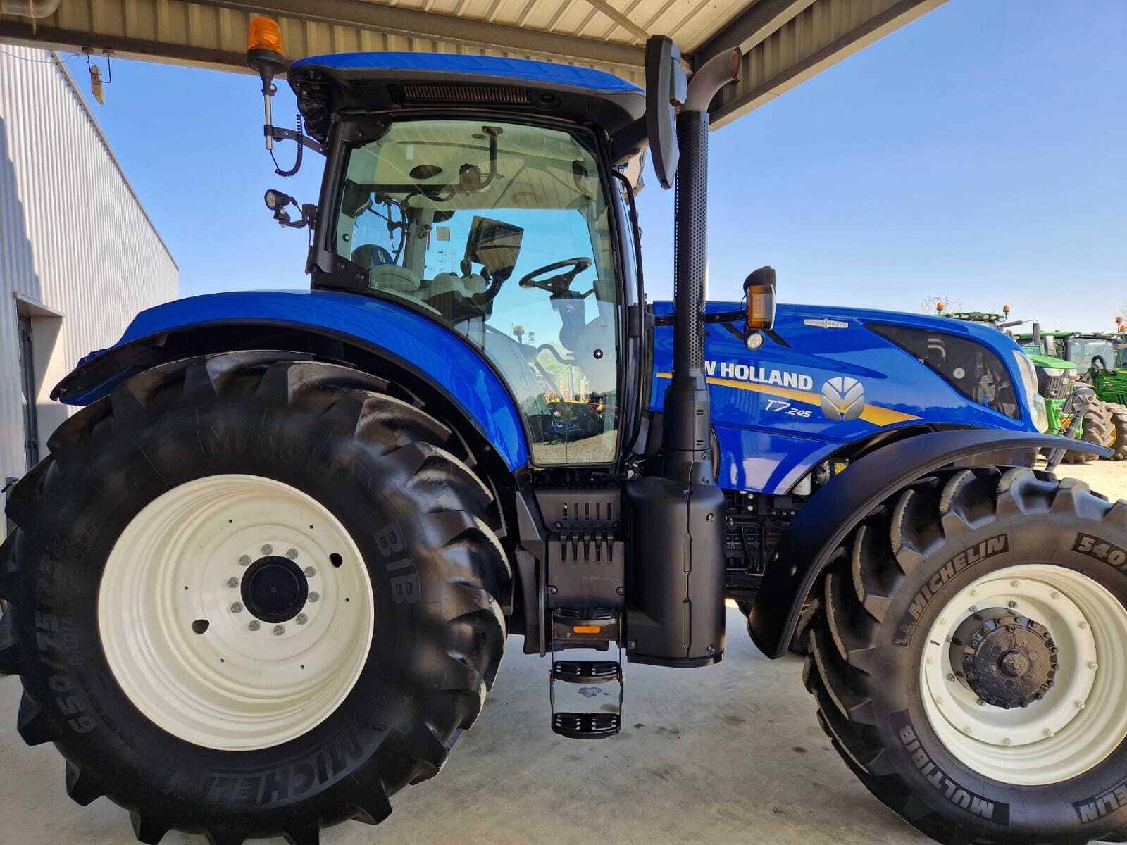NEW HOLLAND T7.245 AC