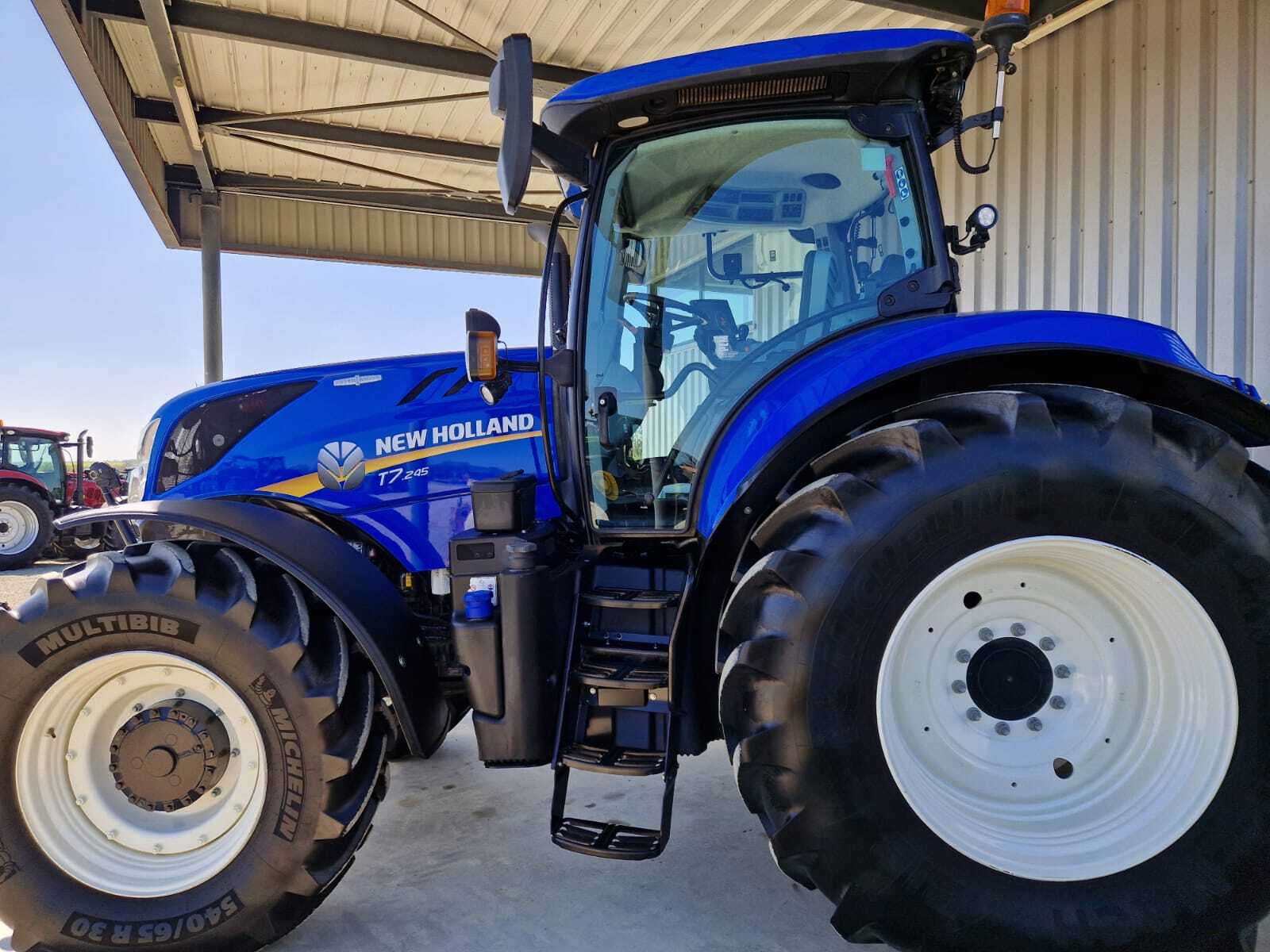 NEW HOLLAND T7.245 AC