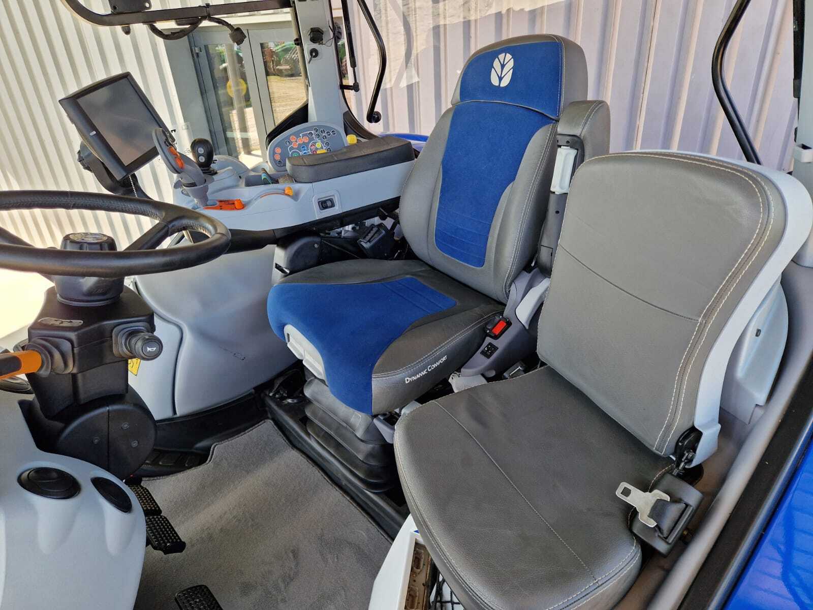 NEW HOLLAND T7.245 AC