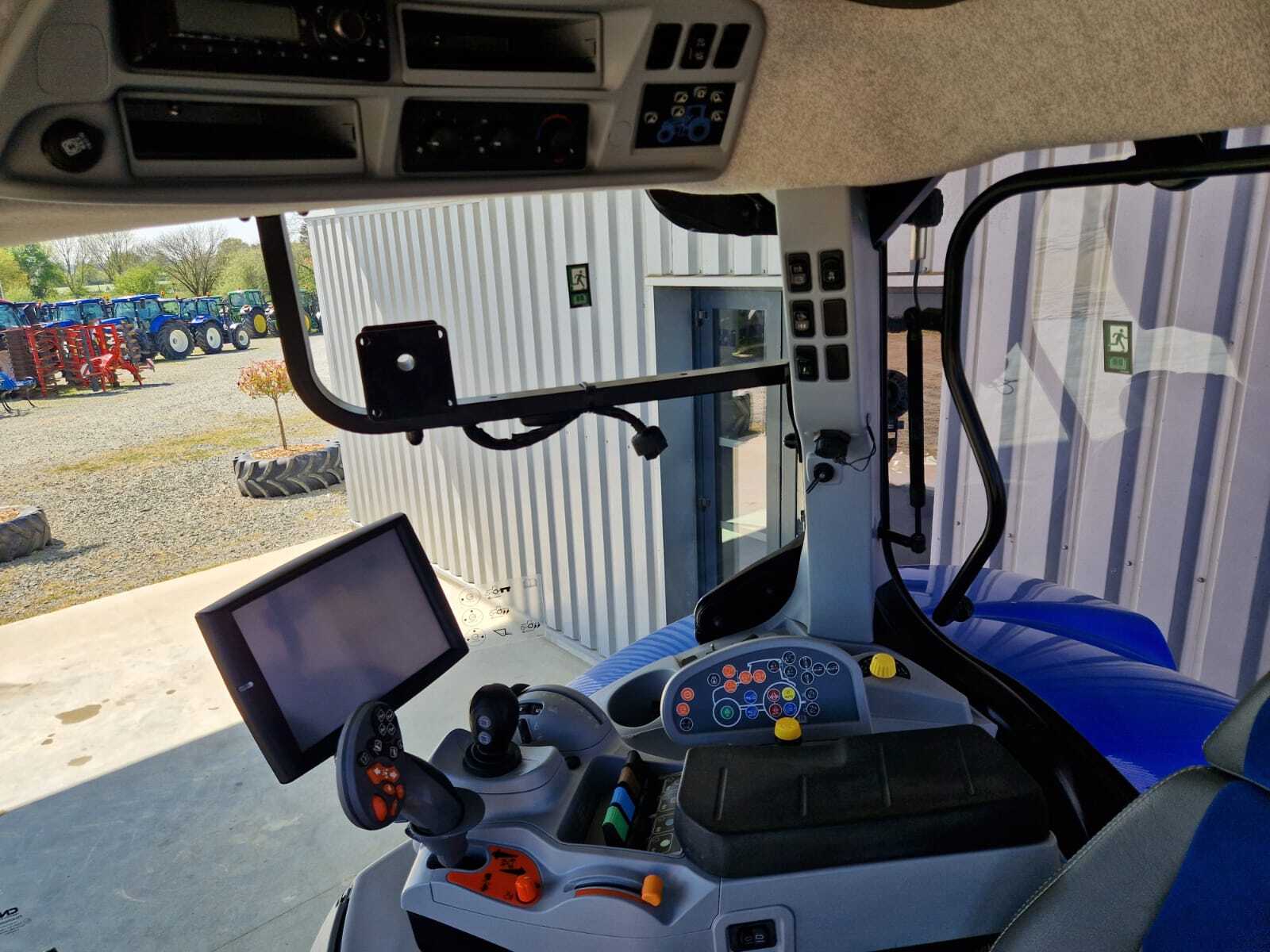 NEW HOLLAND T7.245 AC