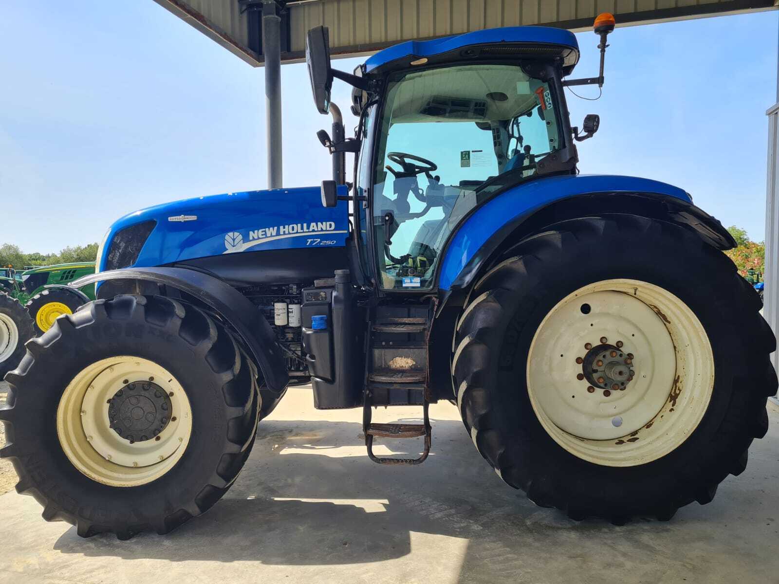 NEW HOLLAND T7.250 AC