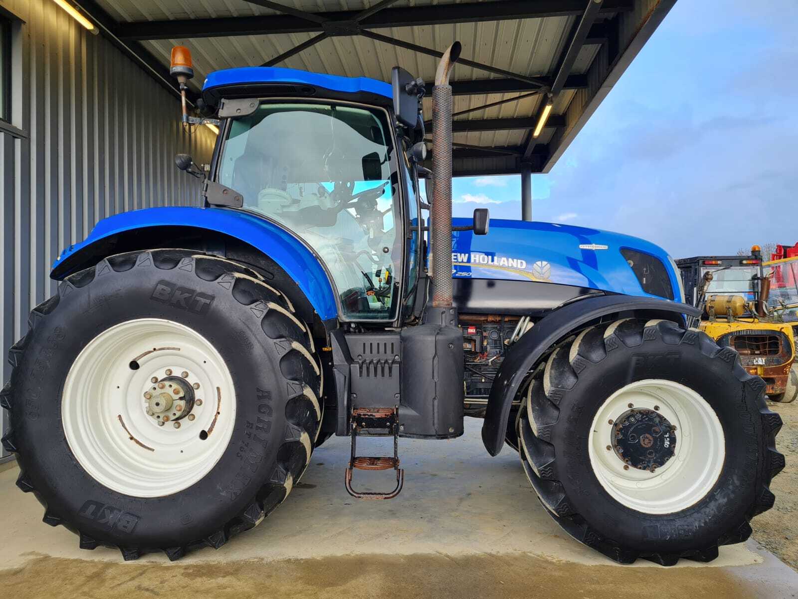 NEW HOLLAND T7.250 AC