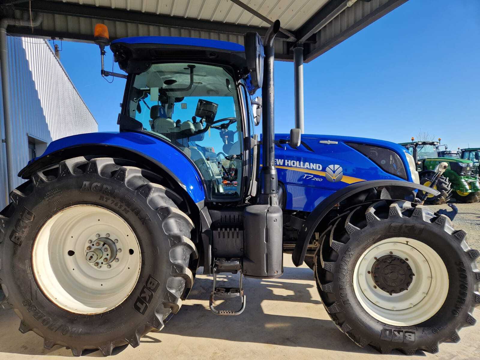 NEW HOLLAND T7.260 AC