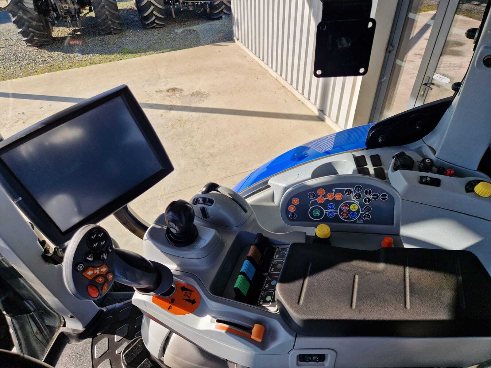 NEW HOLLAND T7.260 AC