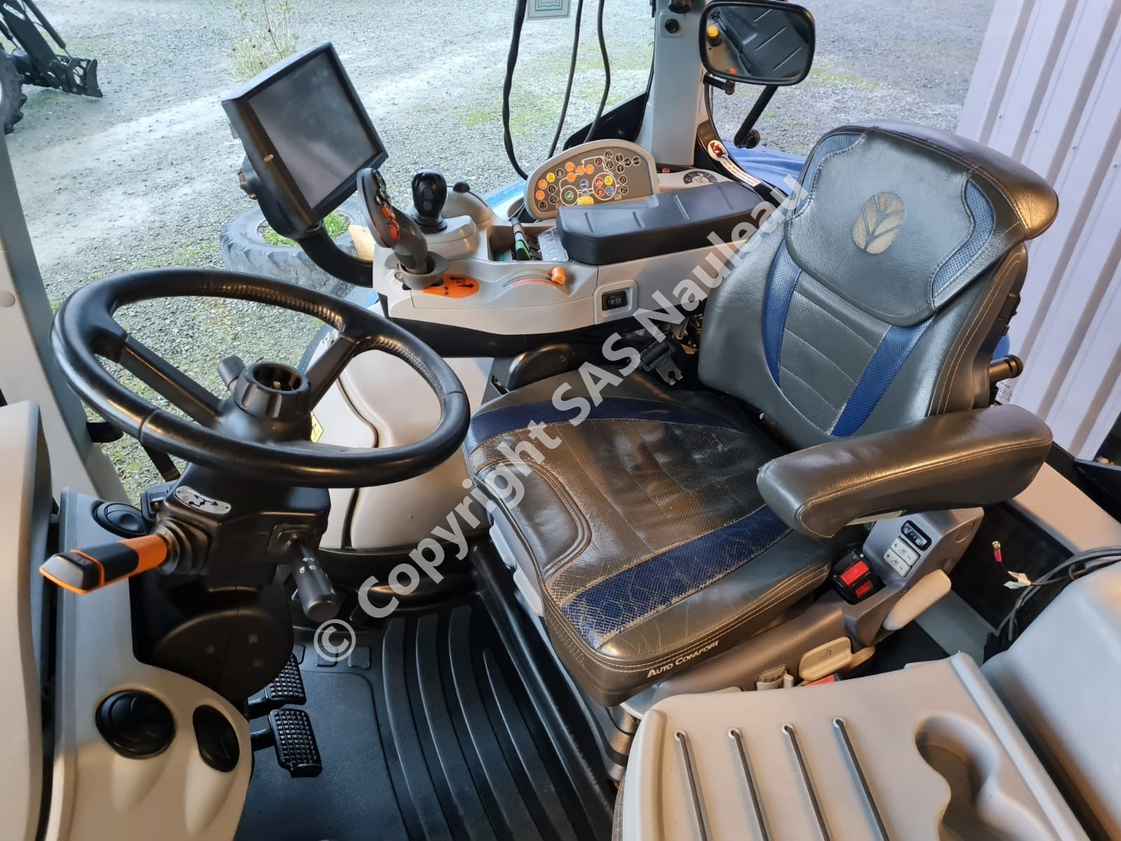 Copie de NEW HOLLAND T7.270 AC