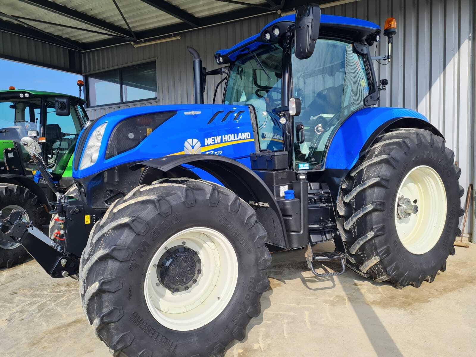 NEW HOLLAND T7.270 AC