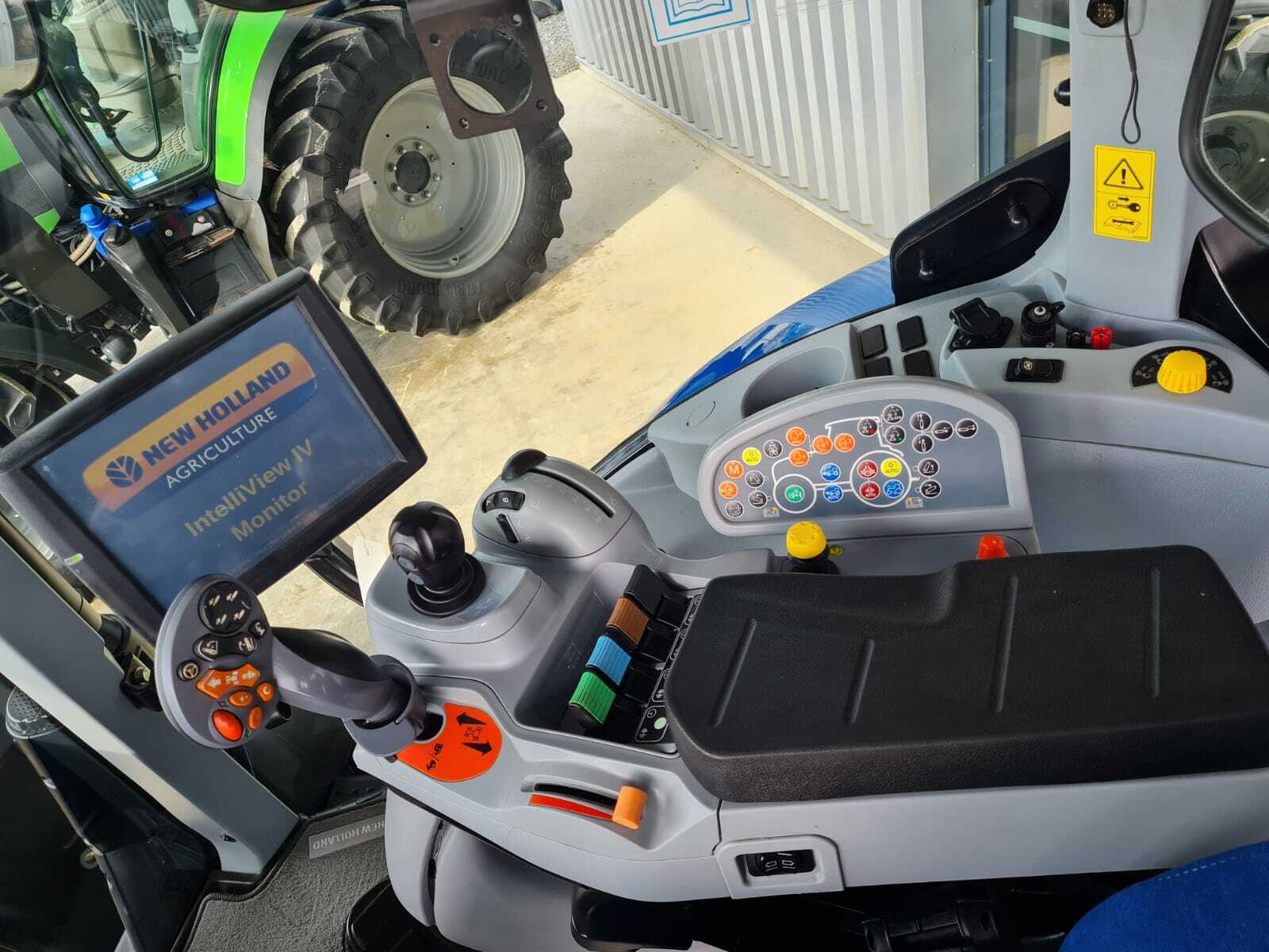 NEW HOLLAND T7.270 AC
