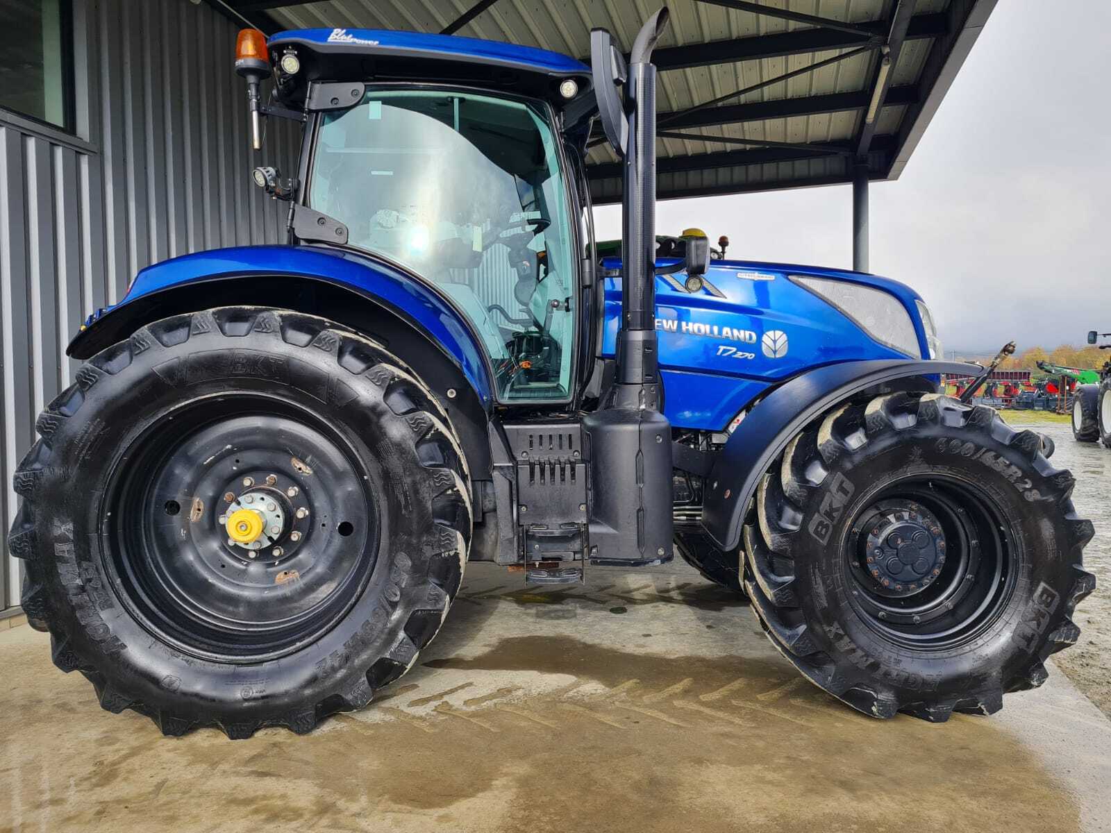 NEW HOLLAND T7.270 AC