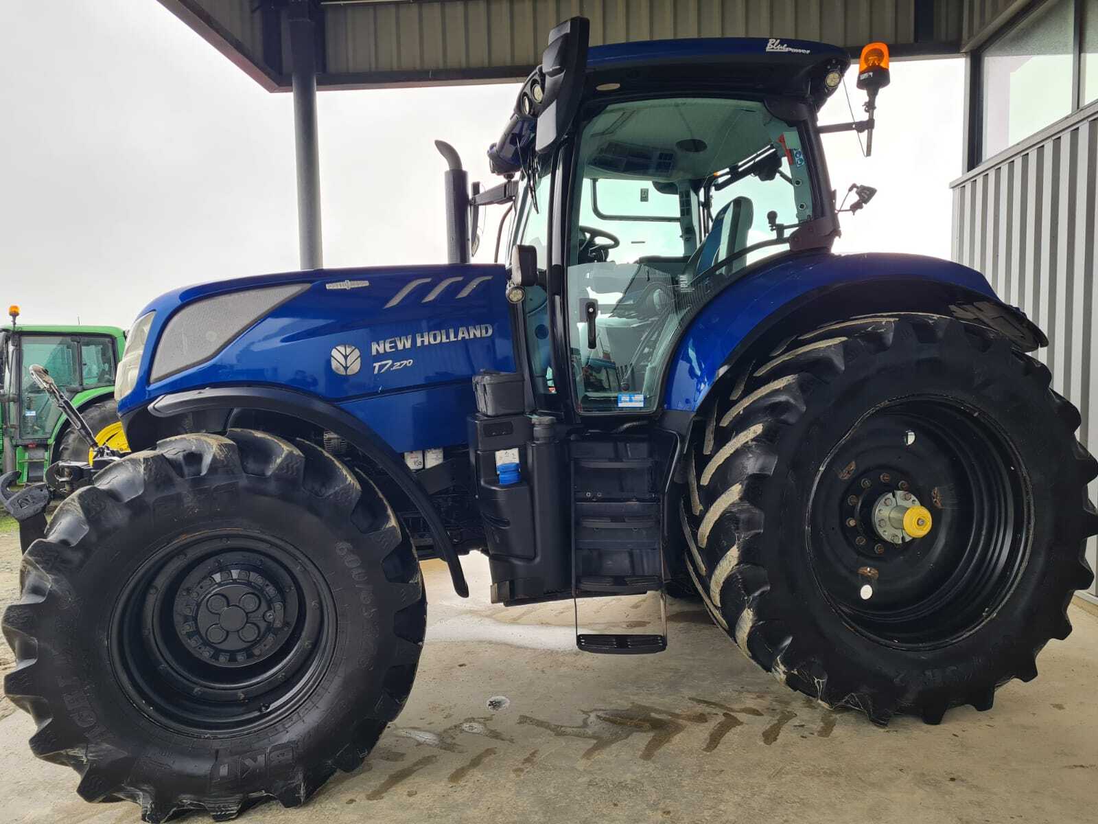 NEW HOLLAND T7.270 AC
