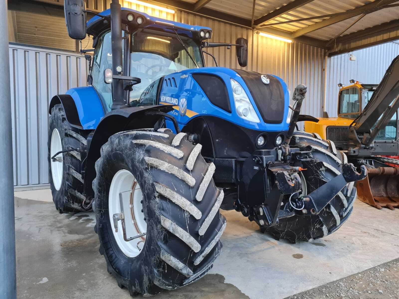 NEW HOLLAND T7.270 AC