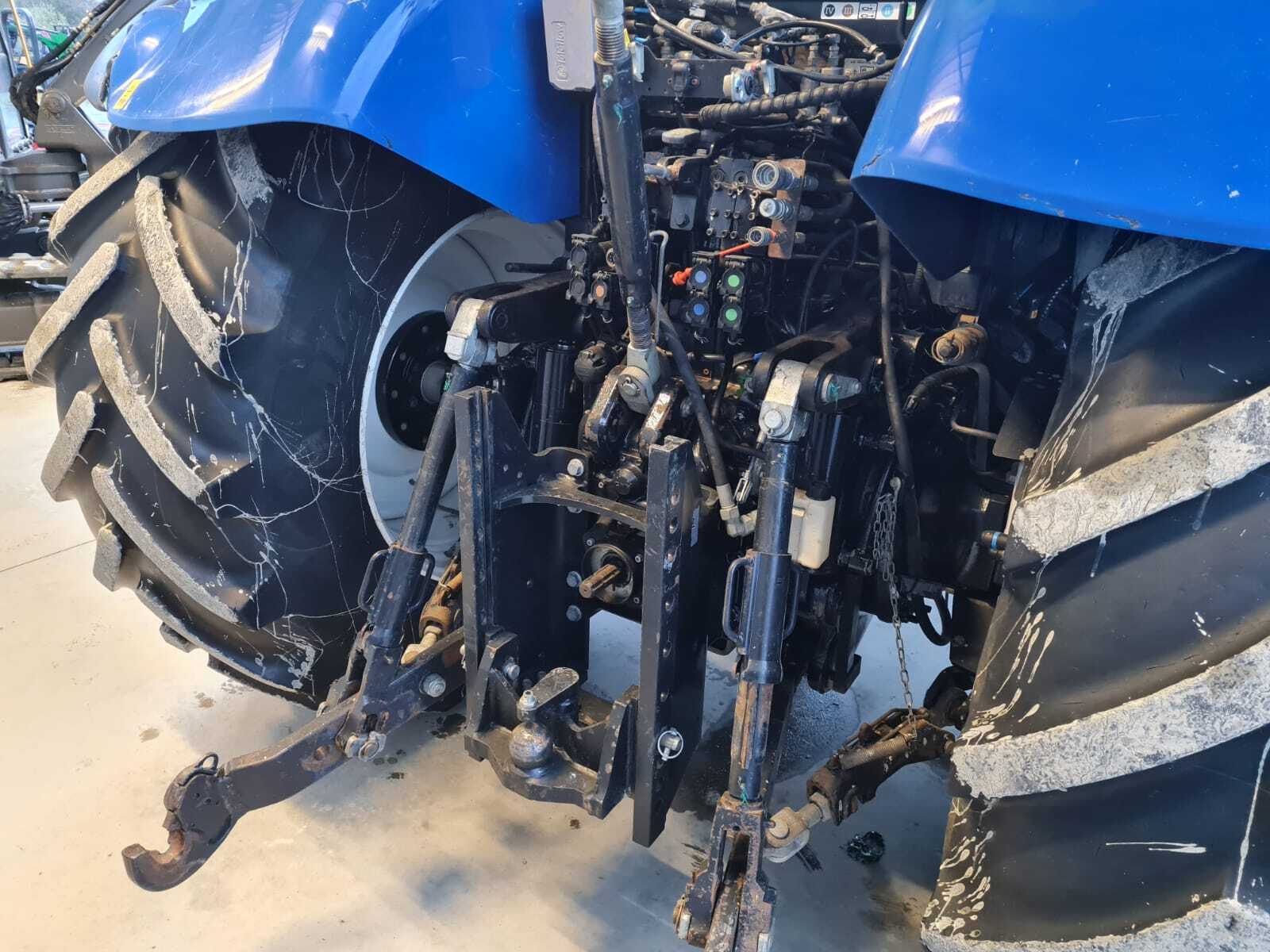 NEW HOLLAND T7.270 AC