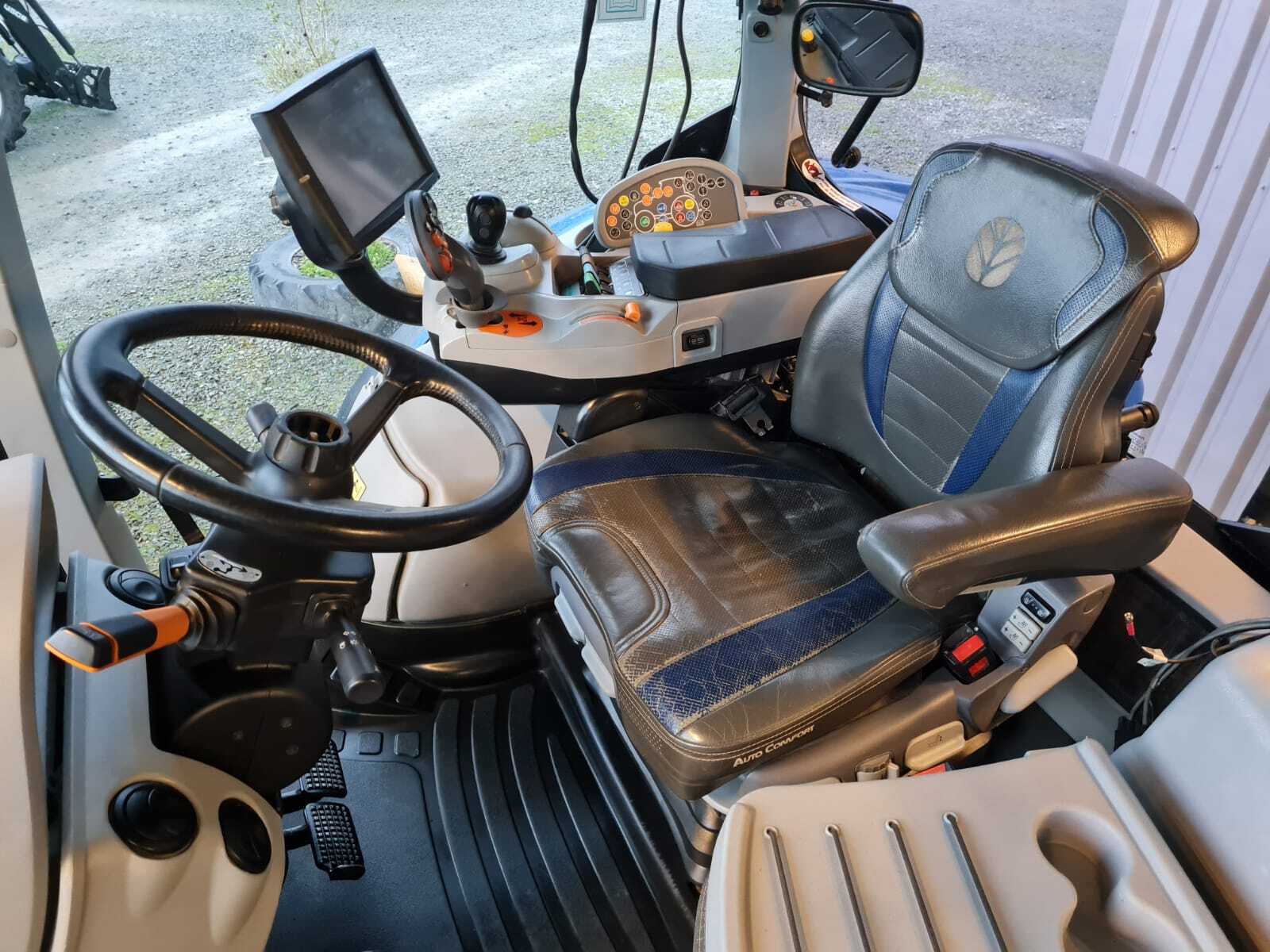 NEW HOLLAND T7.270 AC