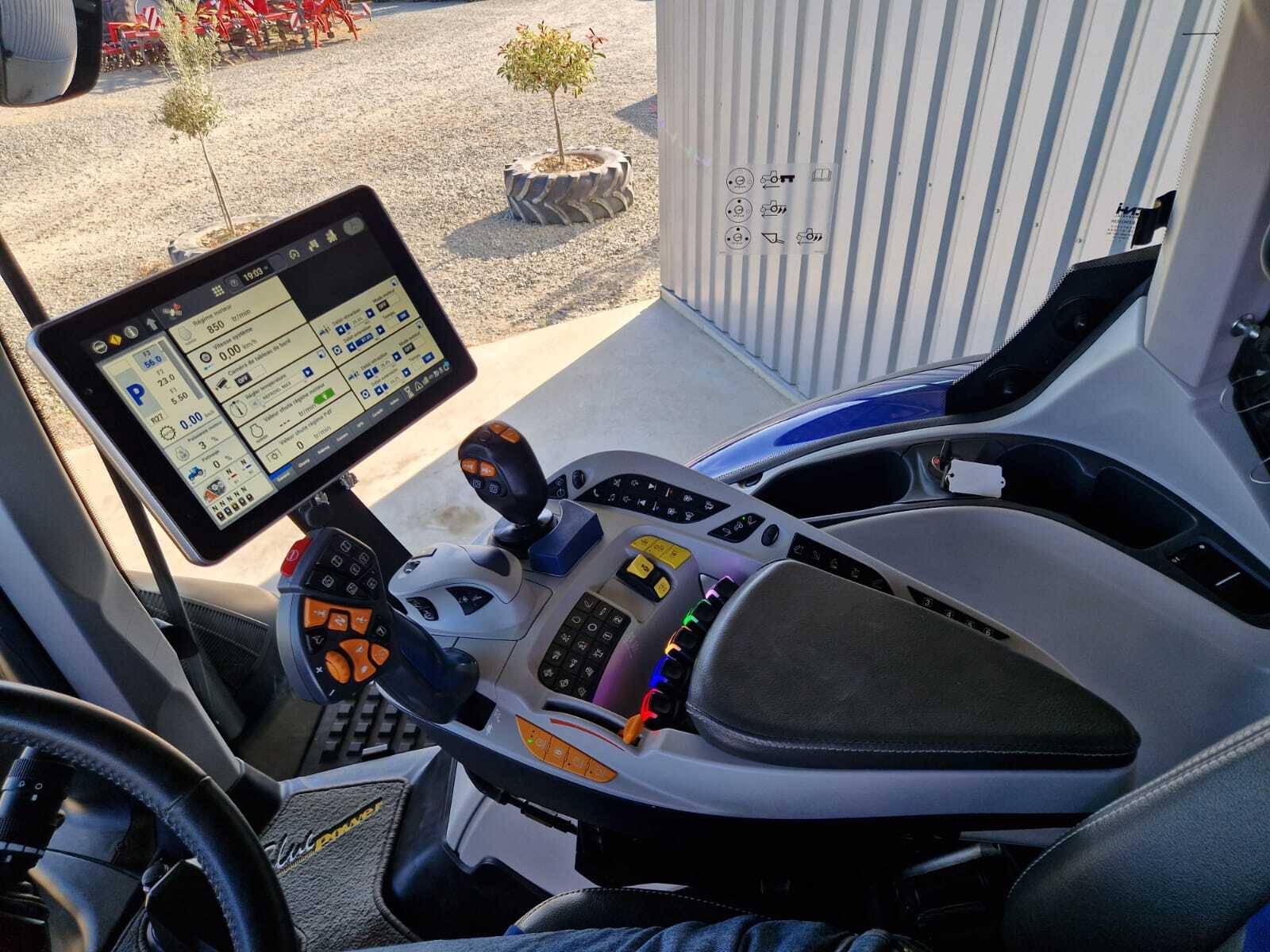 NEW HOLLAND T7.315 HD PLMI
