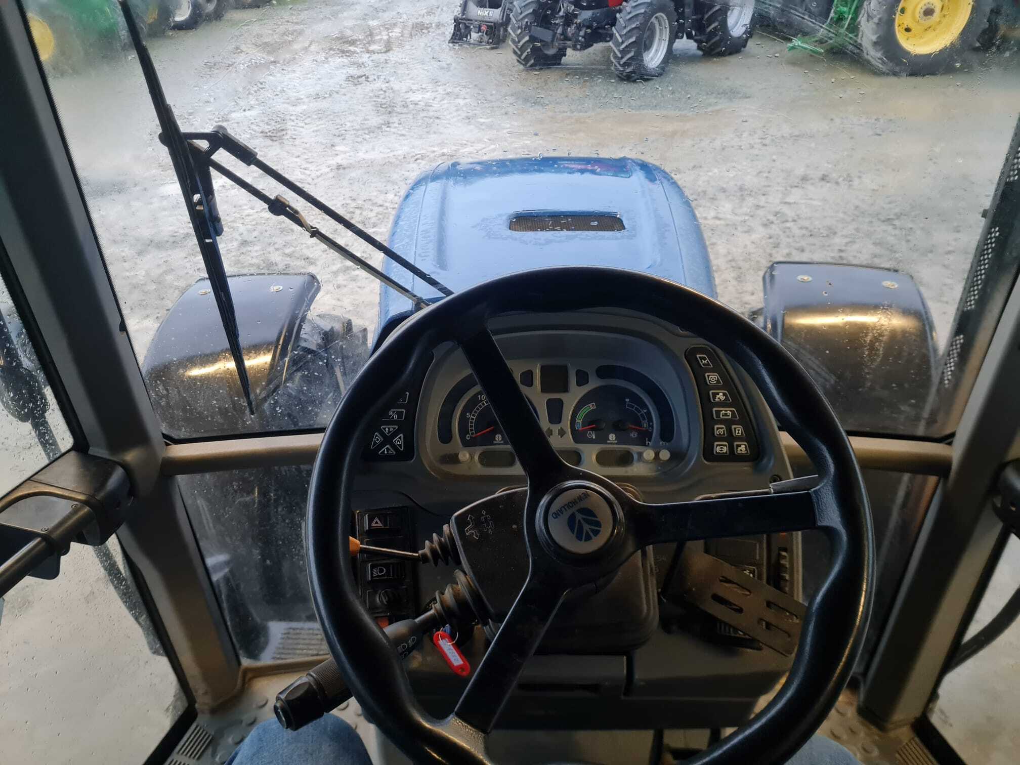 NEW HOLLAND T7520