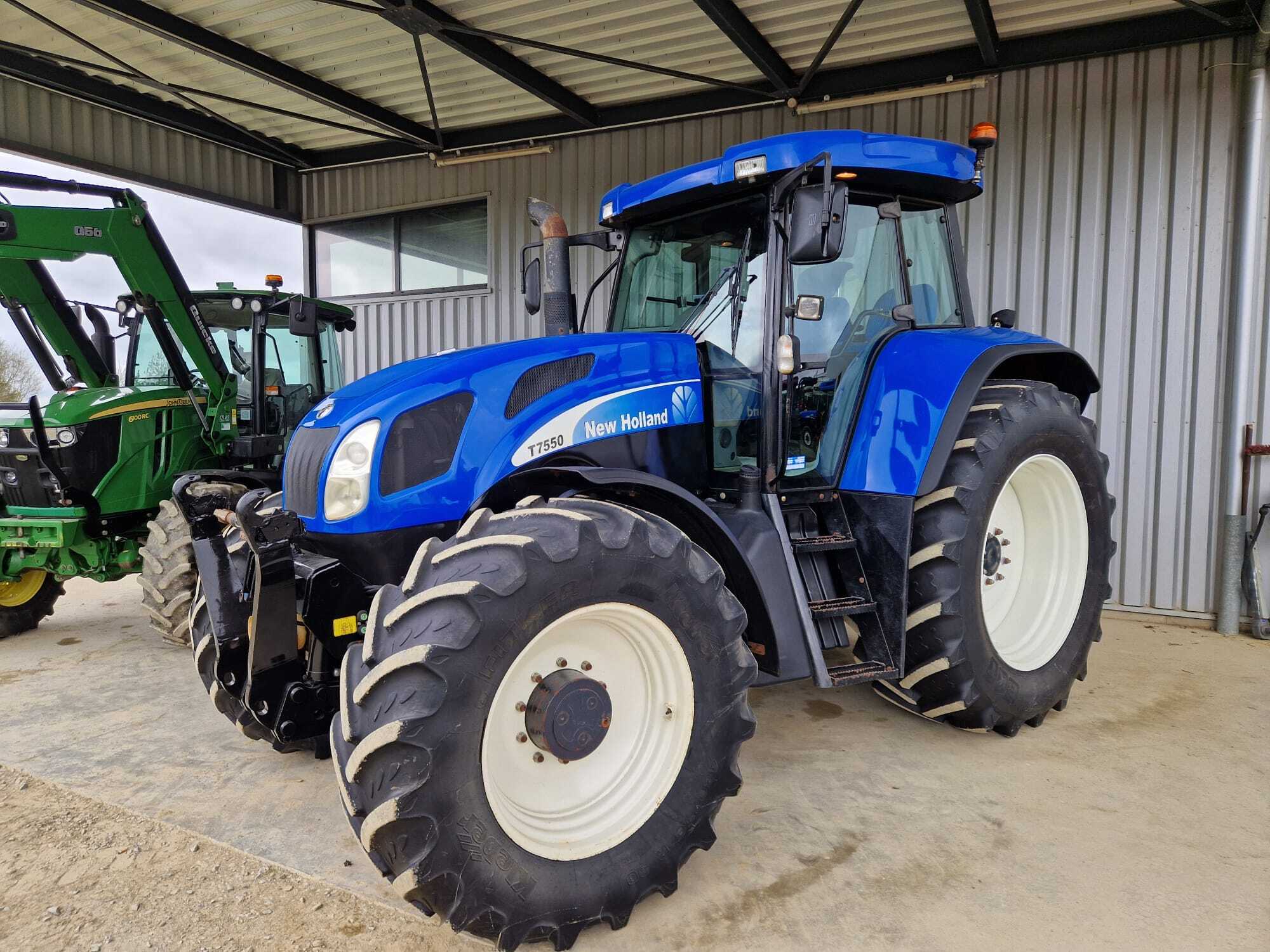 NEW HOLLAND T7.550