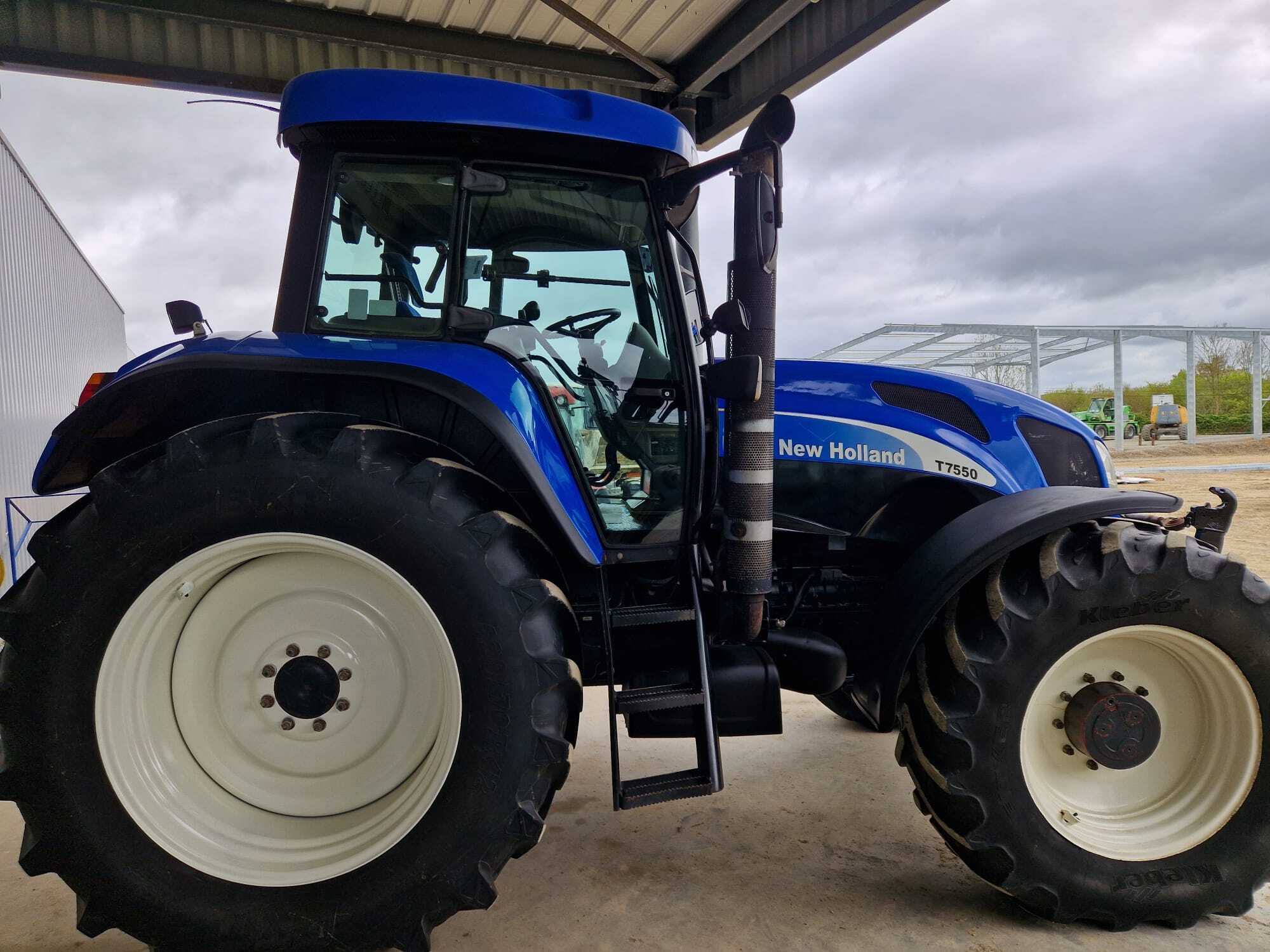 NEW HOLLAND T7.550