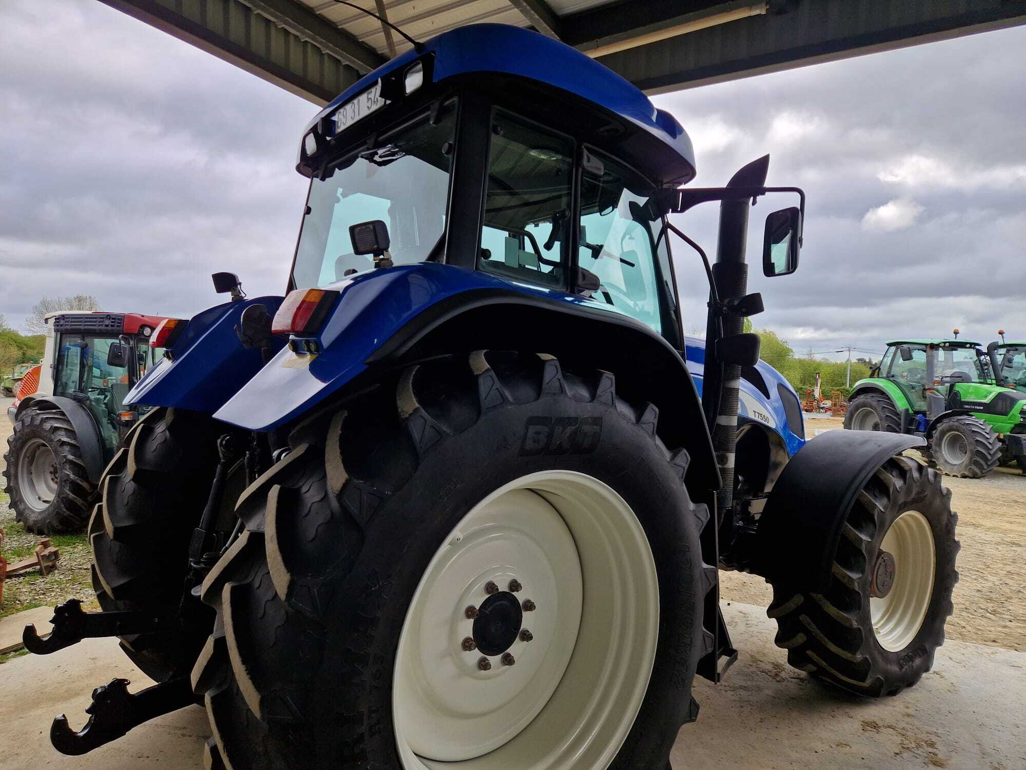 NEW HOLLAND T7.550