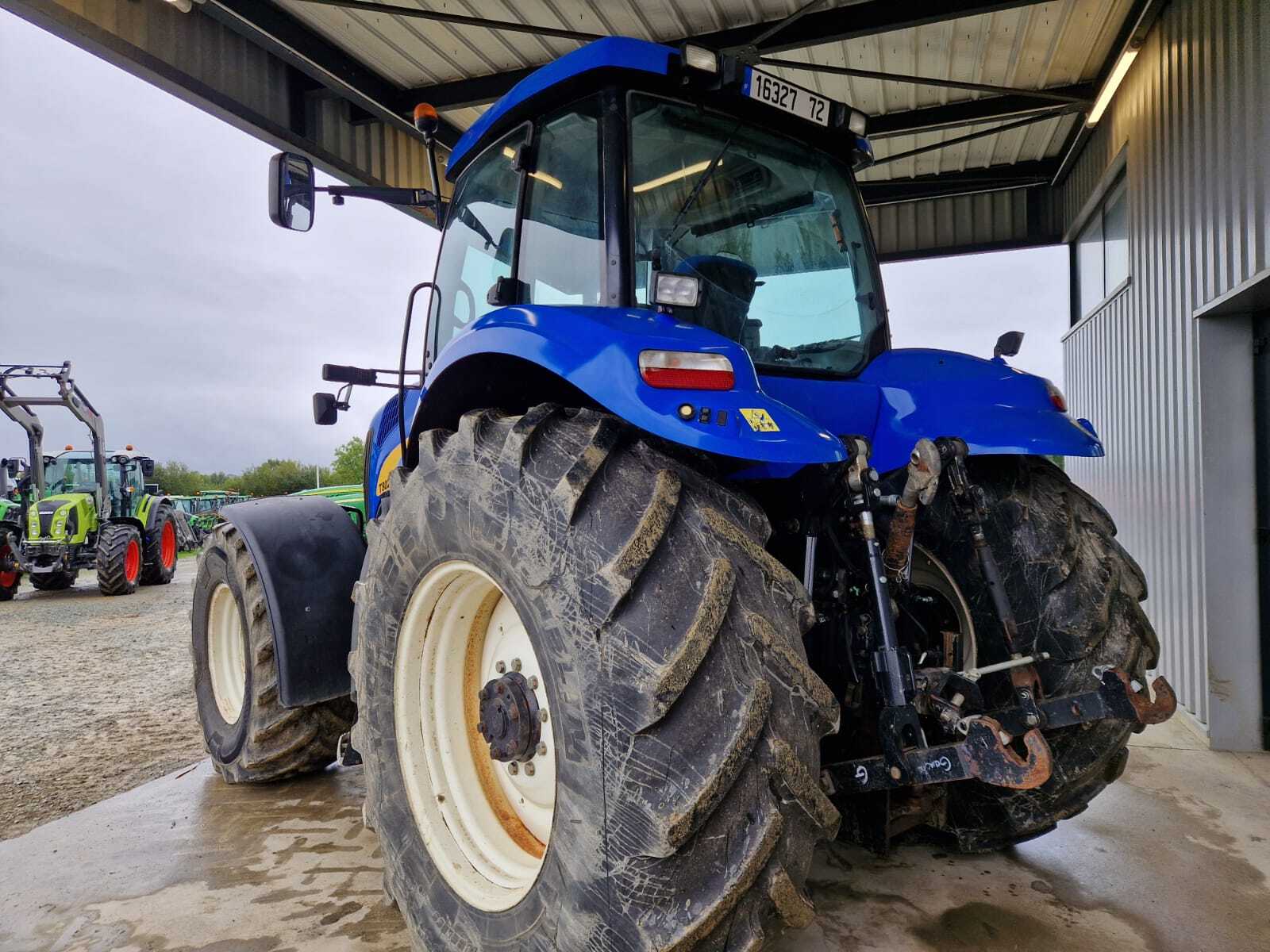 NEW HOLLAND T8020