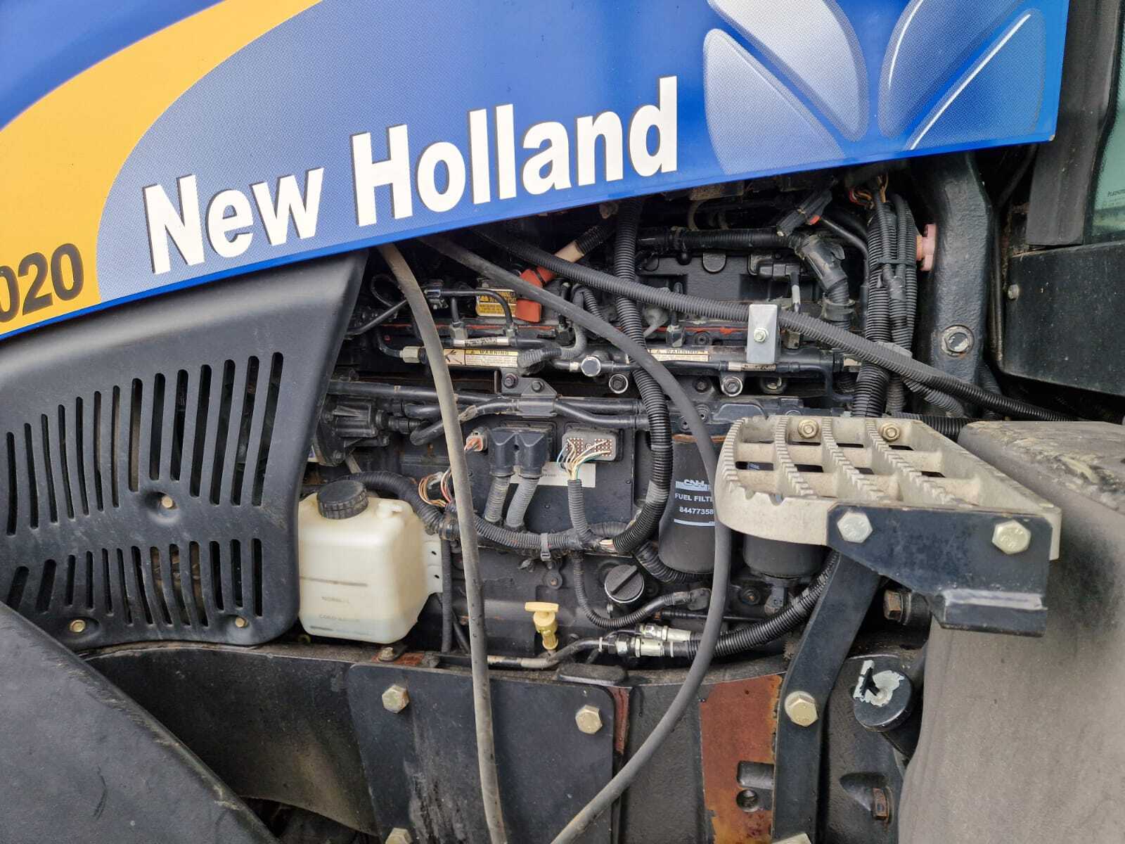 NEW HOLLAND T8020
