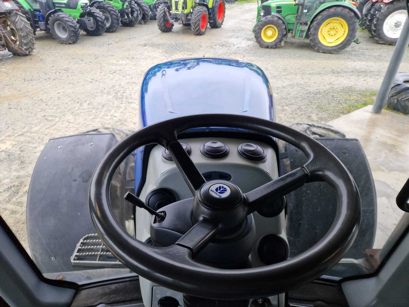 NEW HOLLAND T8020