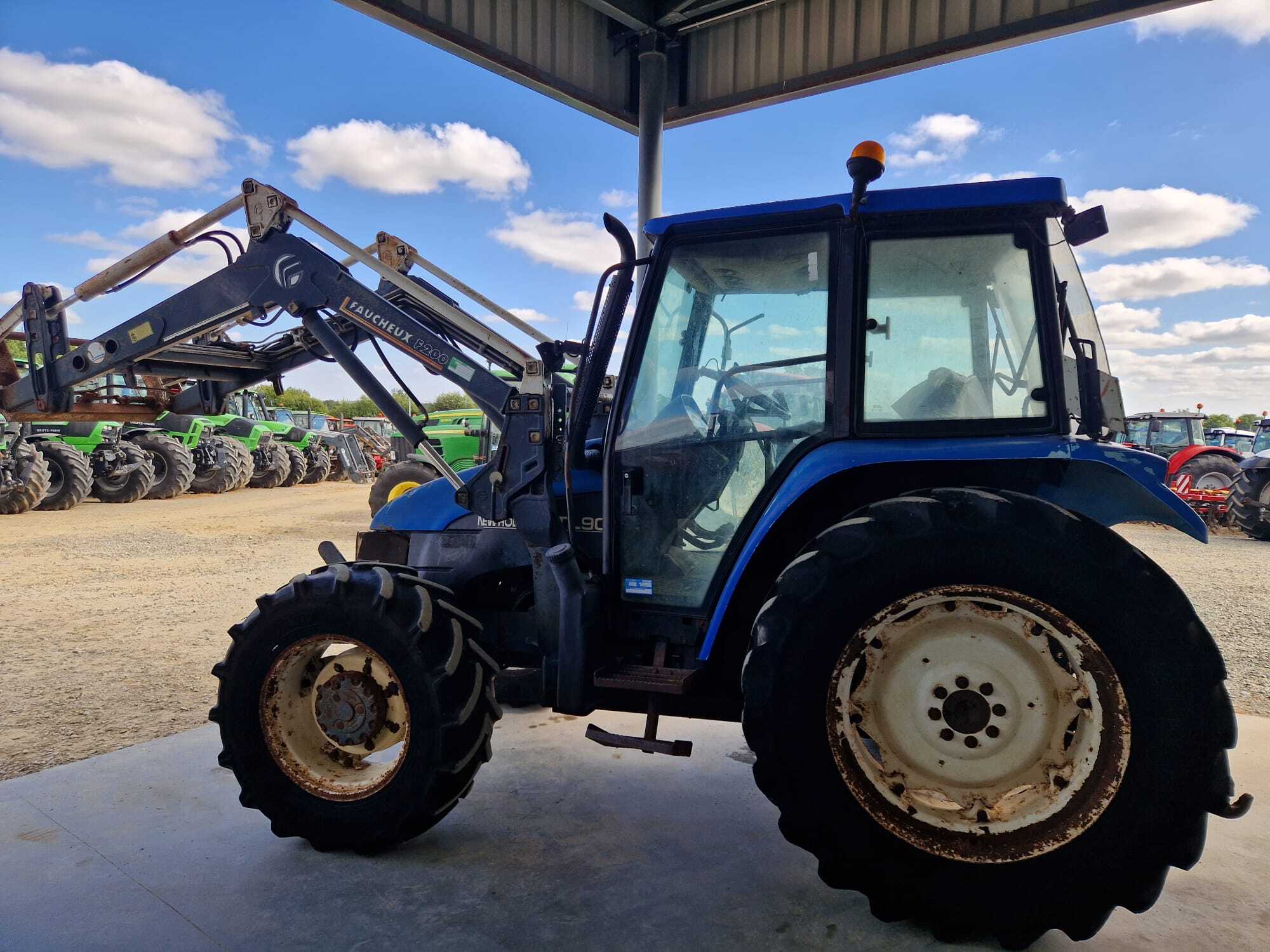 NEW HOLLAND TL90