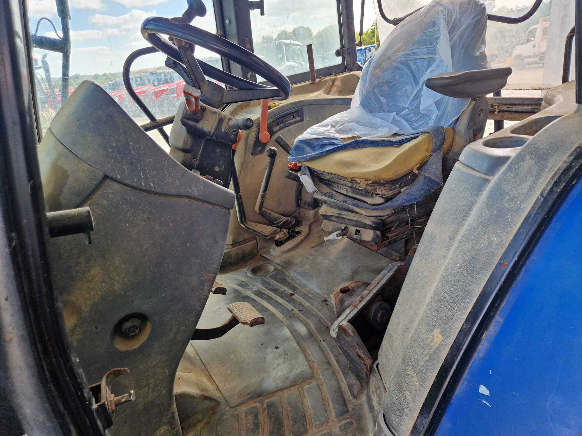 NEW HOLLAND TL90