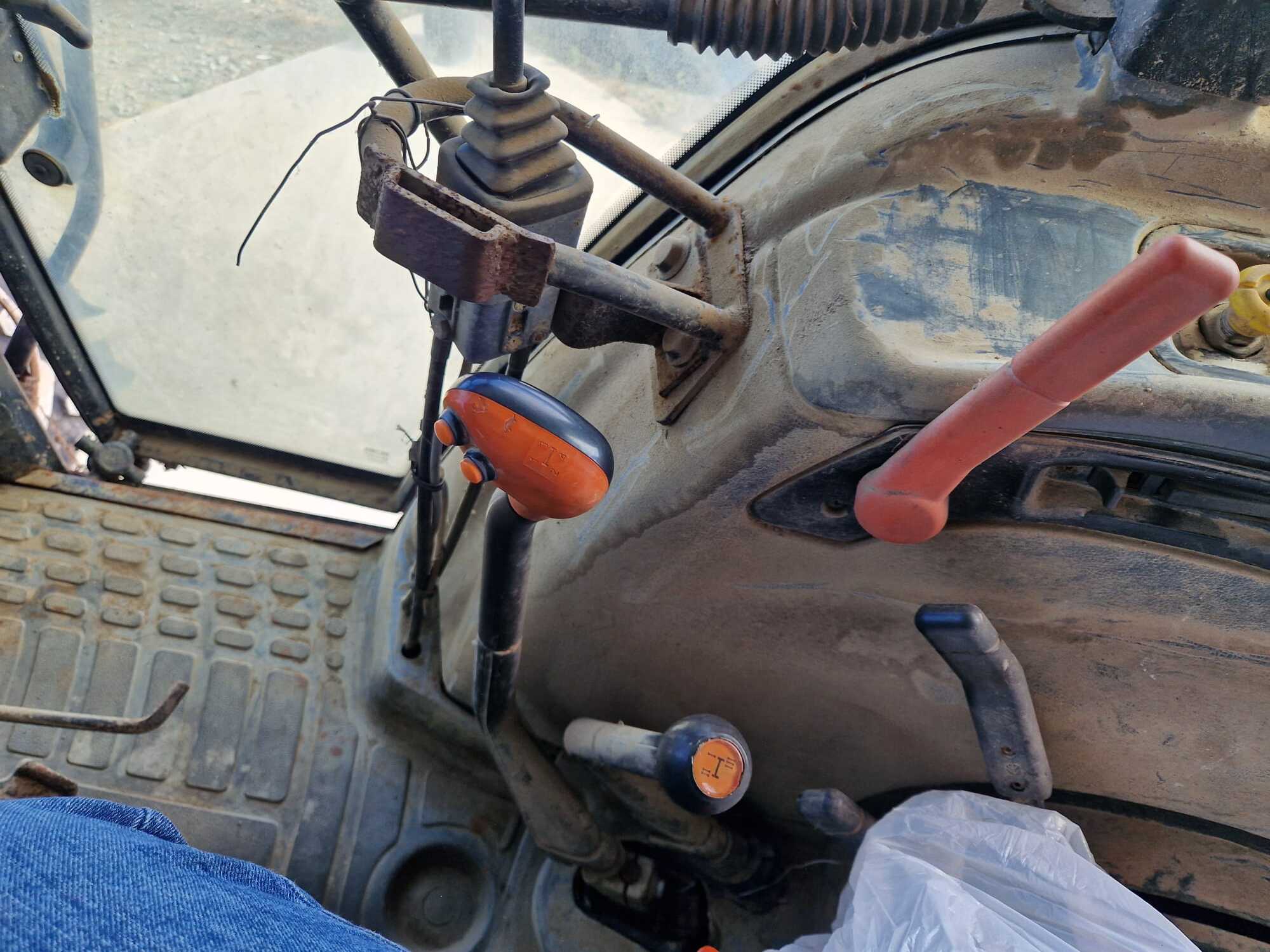 NEW HOLLAND TL90