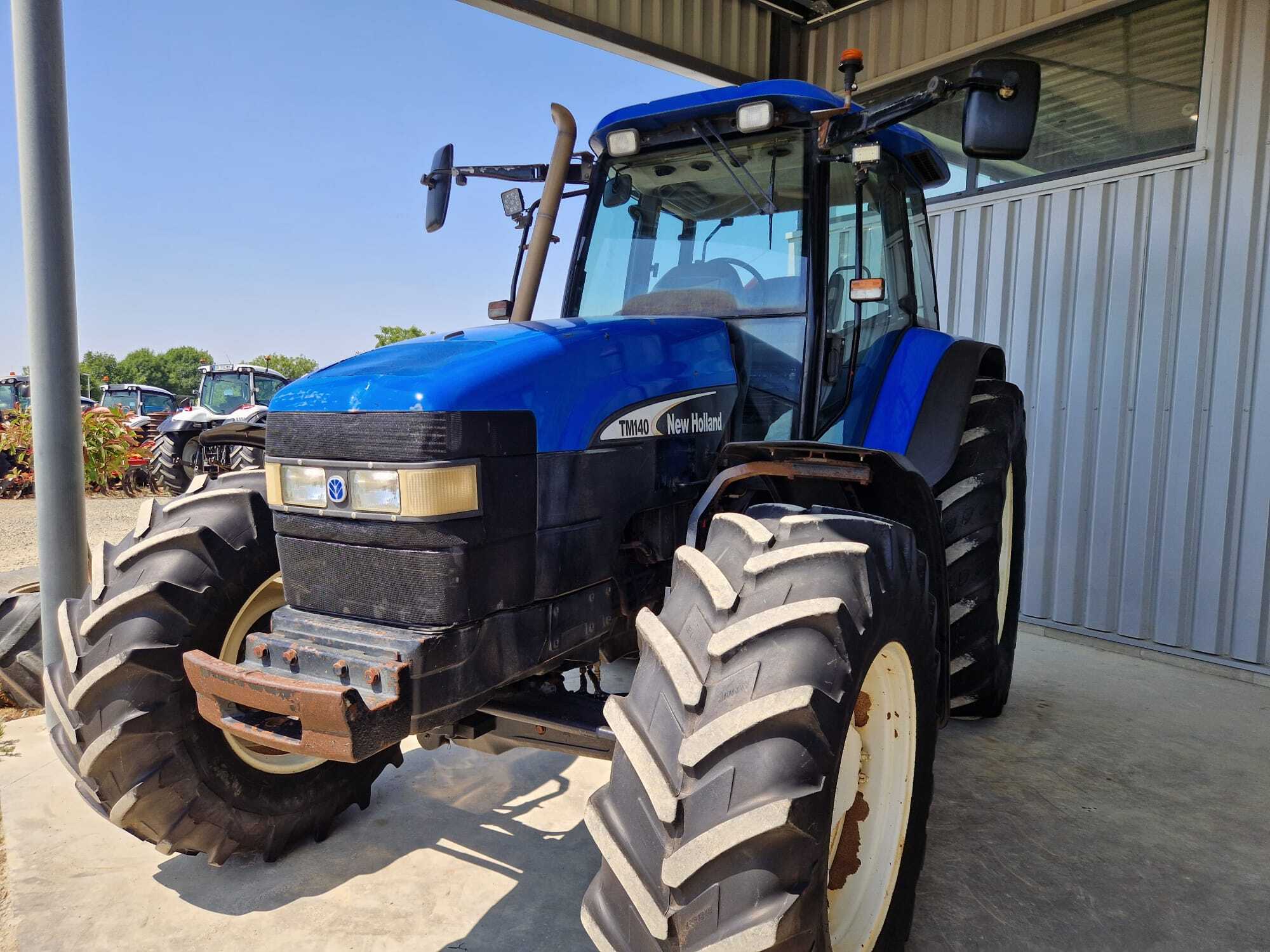 NEW HOLLAND TM140