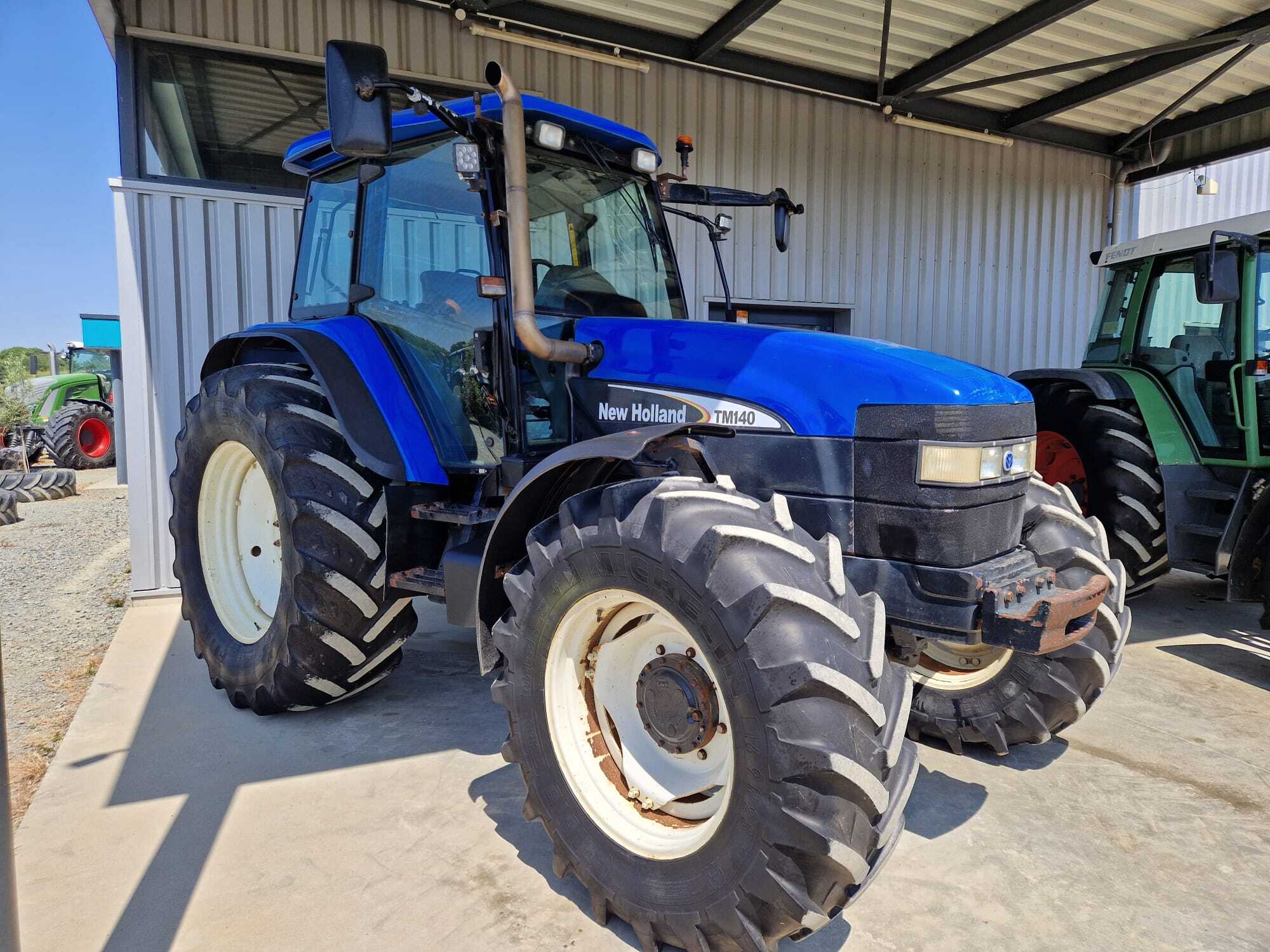 NEW HOLLAND TM140