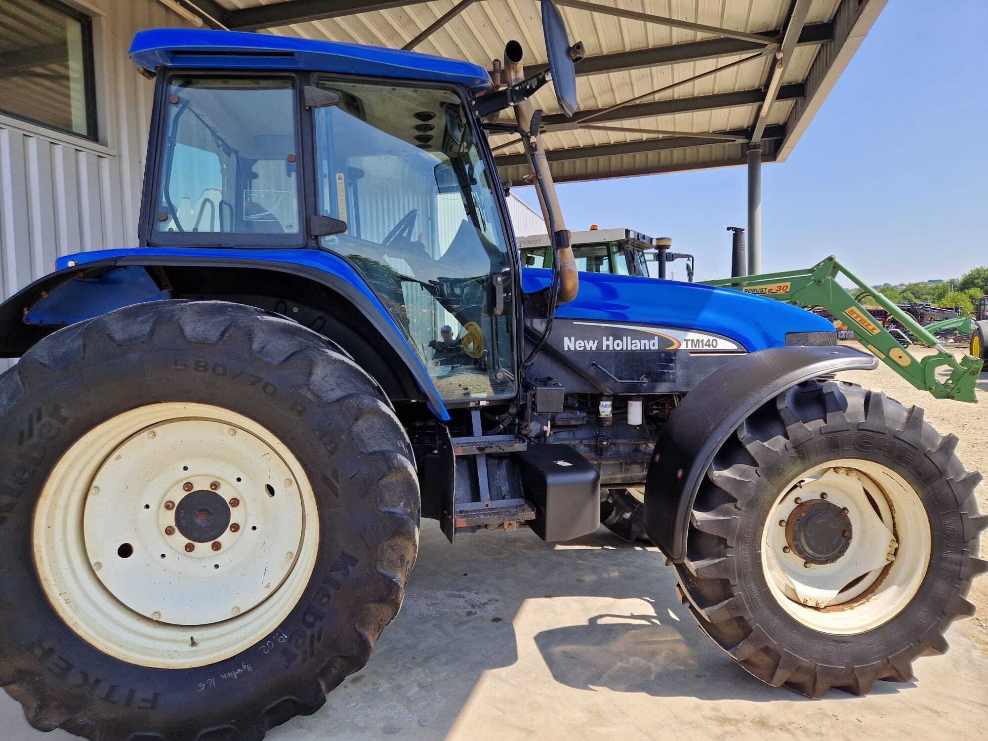 NEW HOLLAND TM140