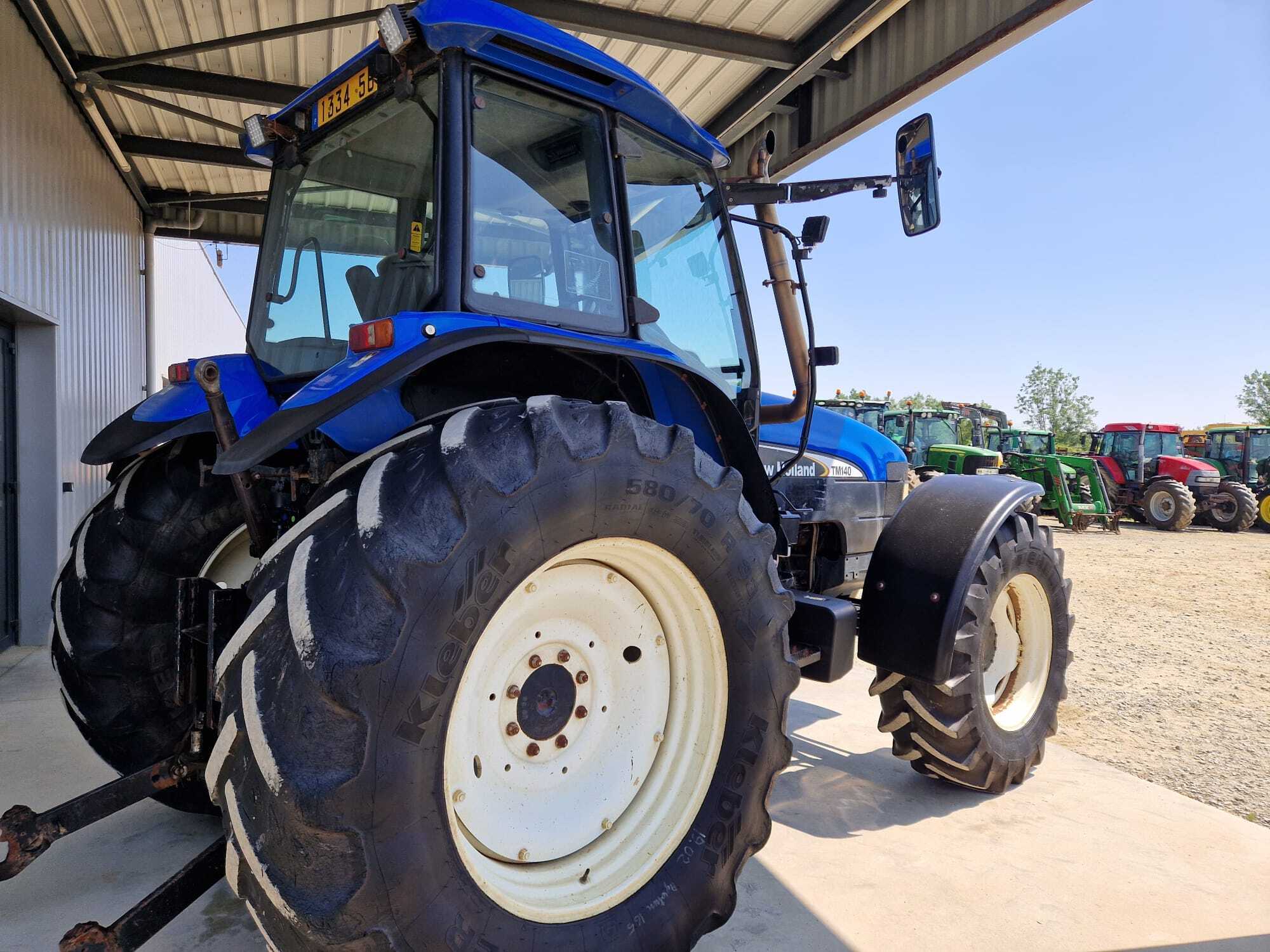 NEW HOLLAND TM140