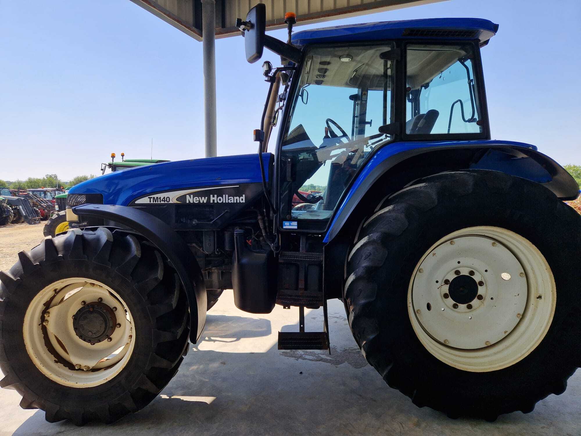 NEW HOLLAND TM140