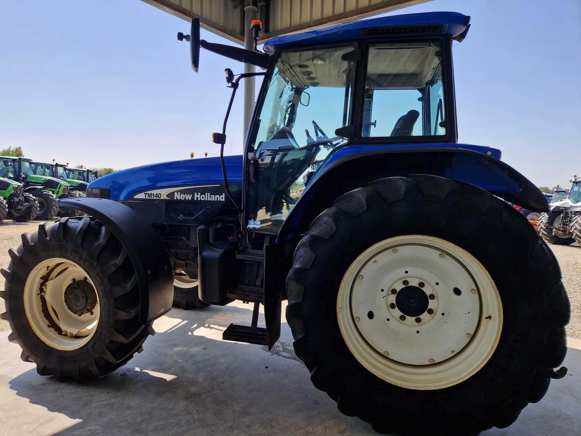 NEW HOLLAND TM140