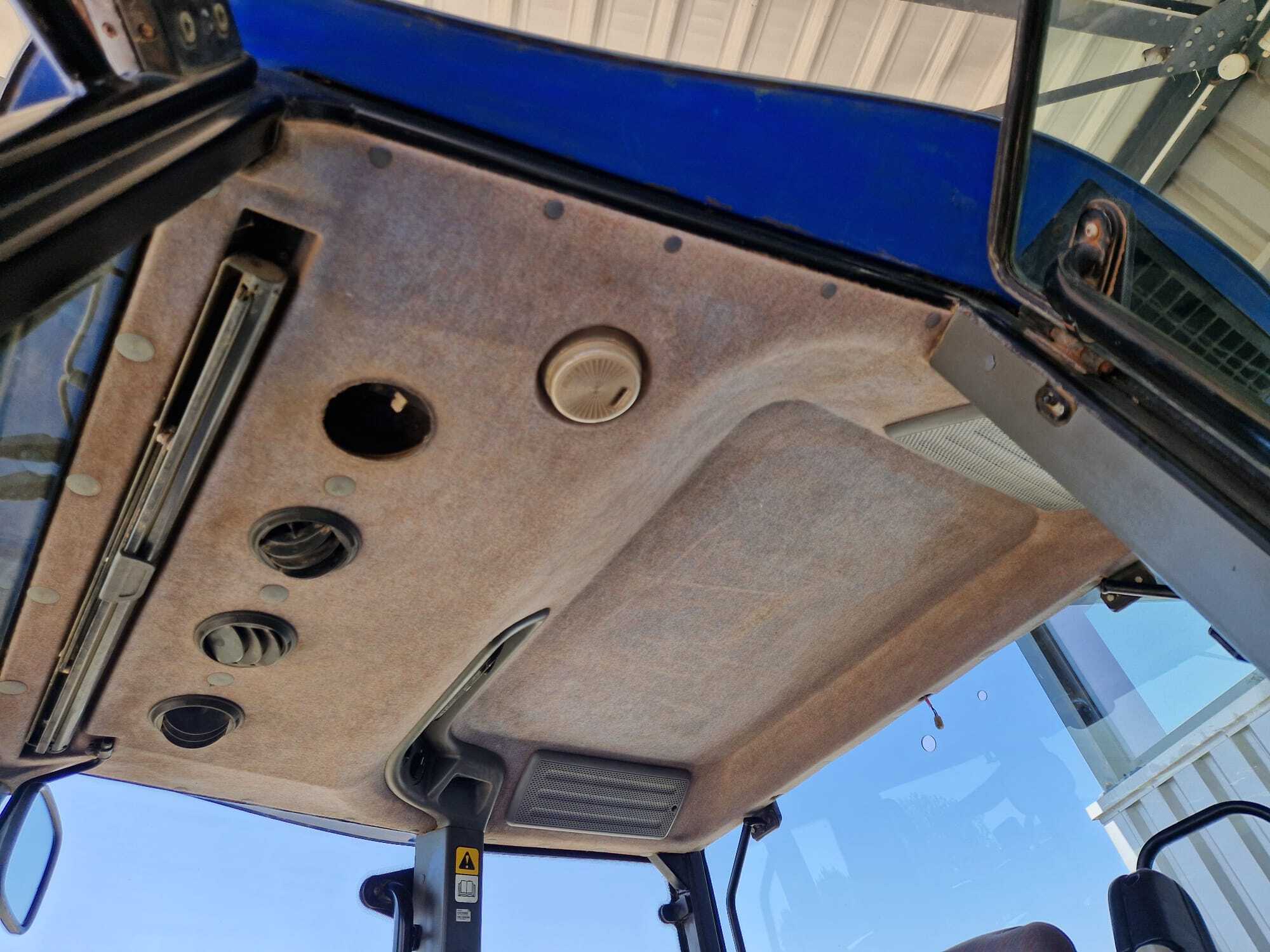 NEW HOLLAND TM140