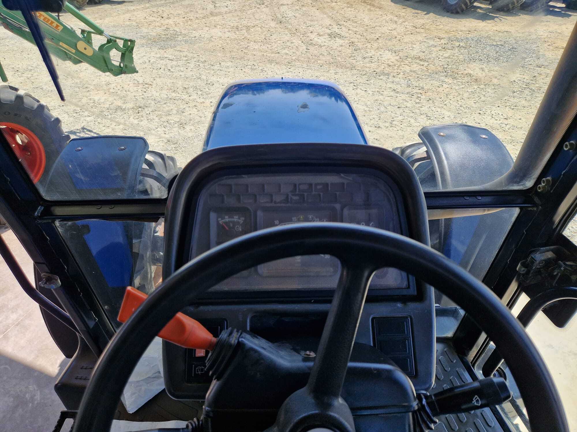 NEW HOLLAND TM140