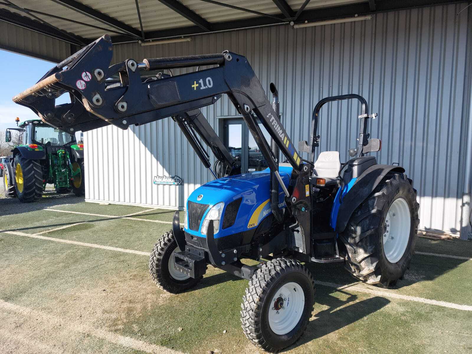 NEW HOLLAND TN70 A