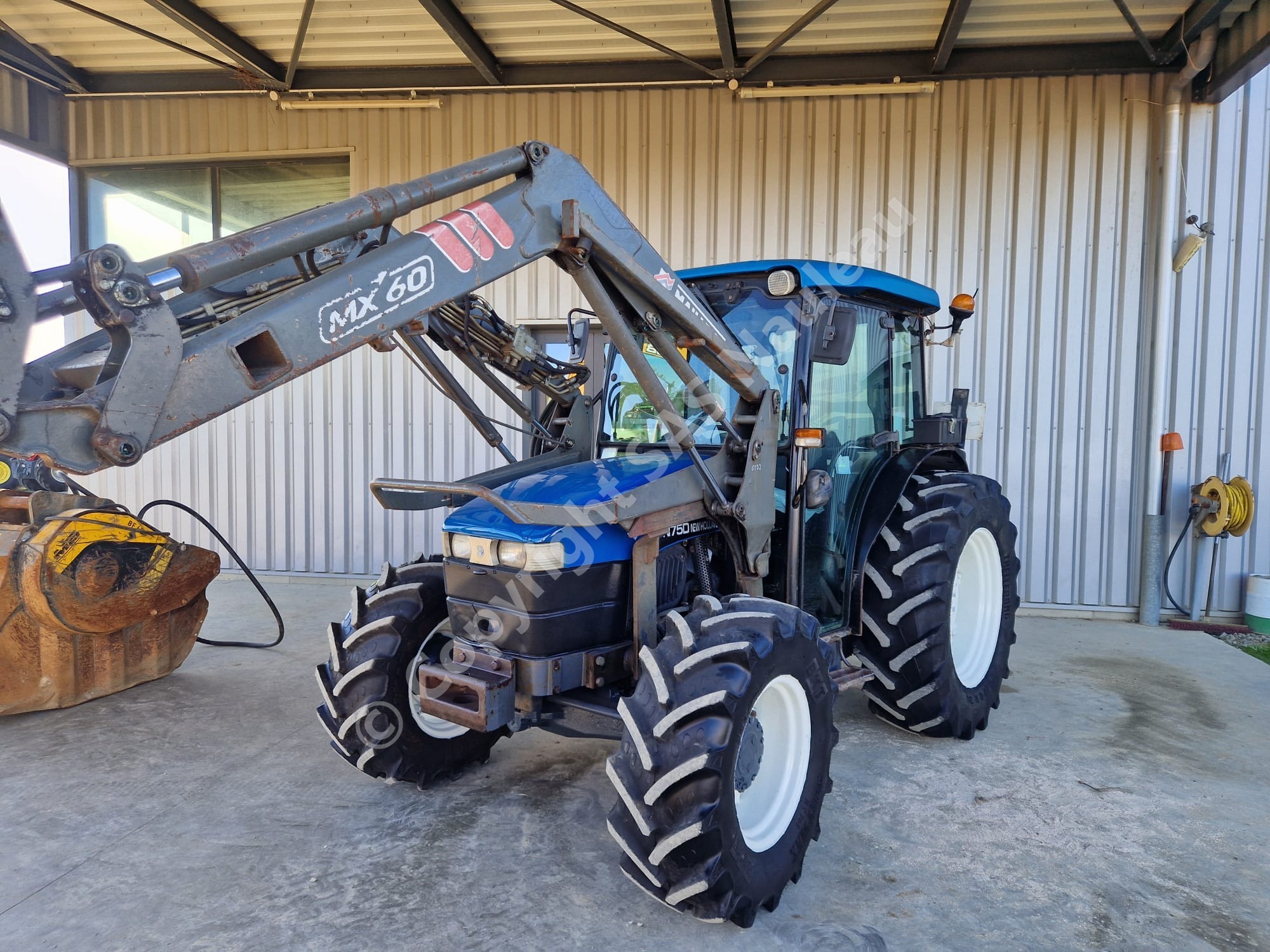 NEW HOLLAND TN75