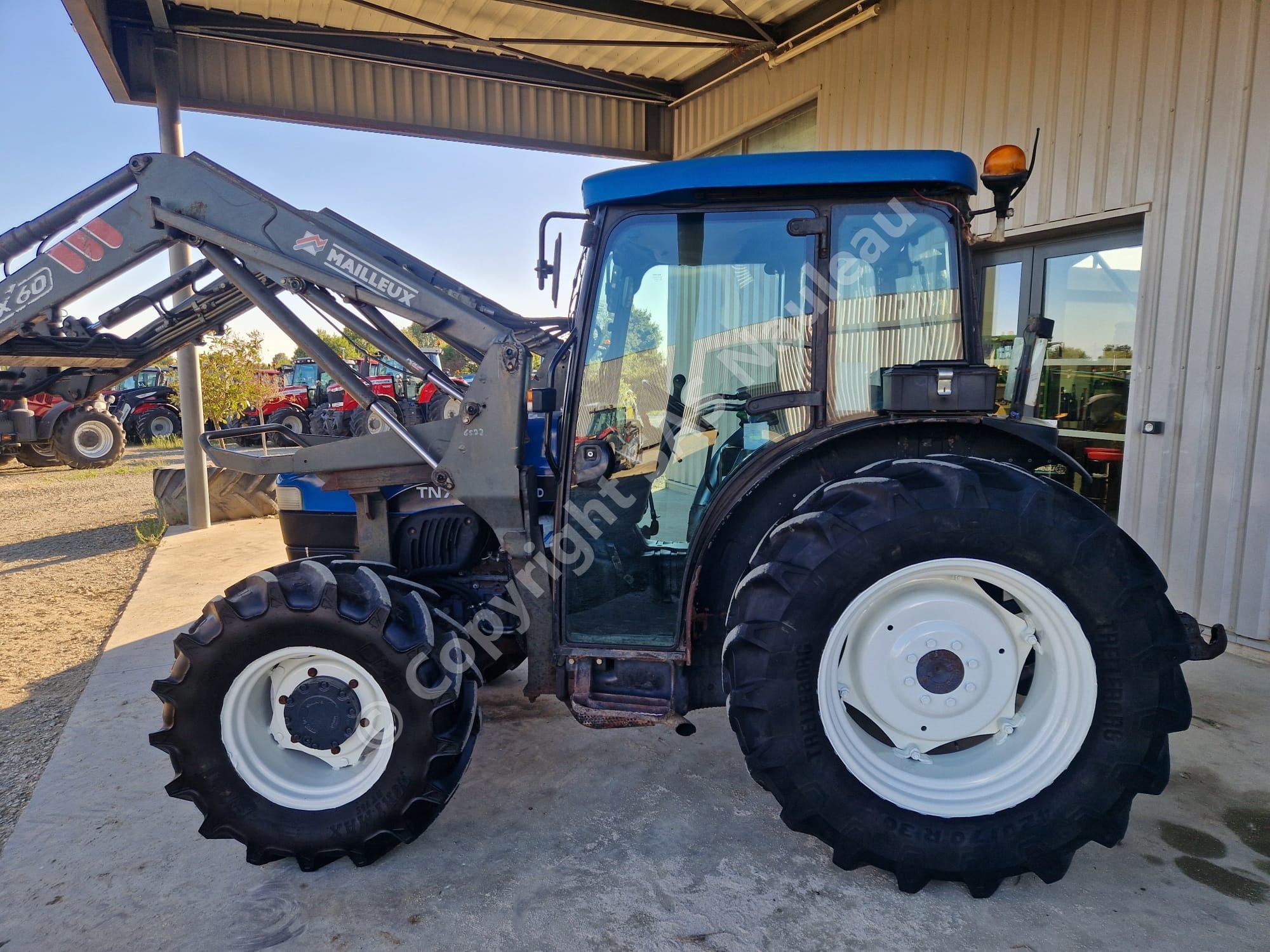 NEW HOLLAND TN75