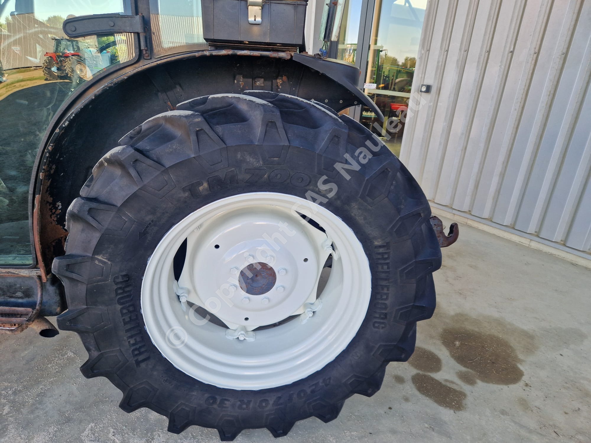 NEW HOLLAND TN75