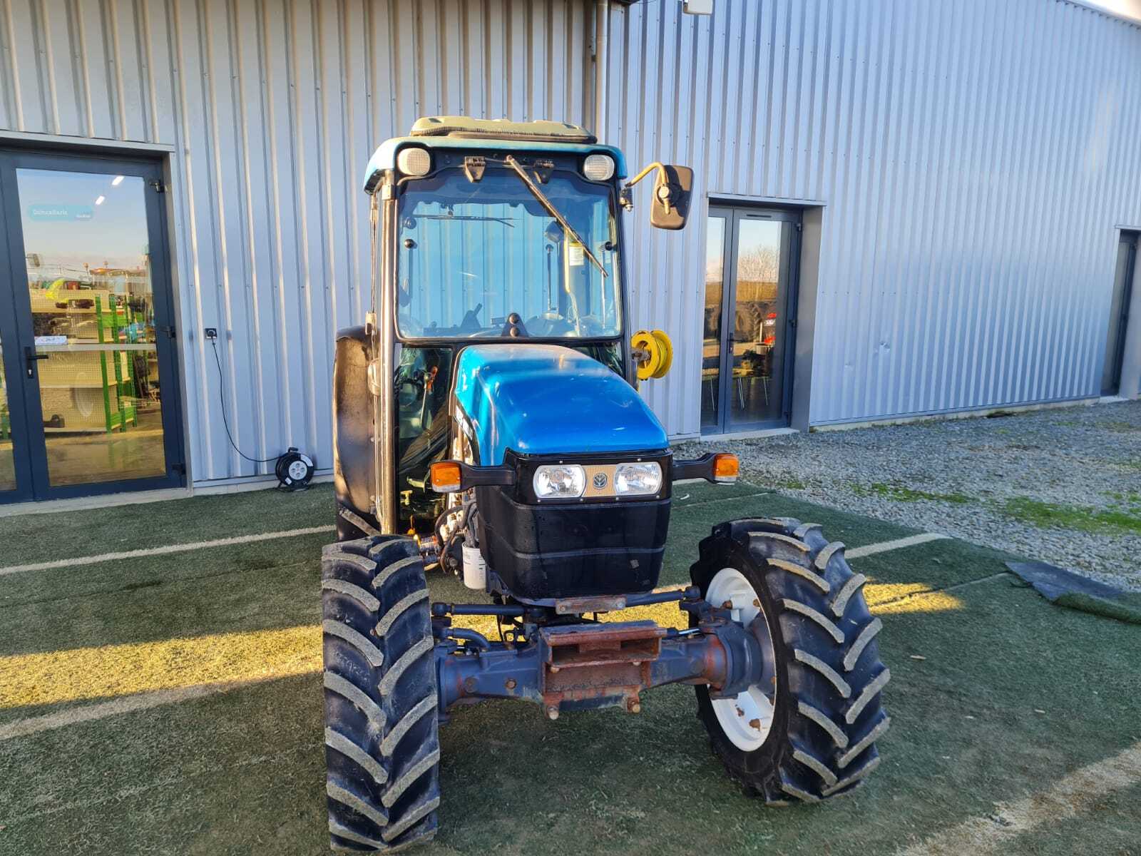 NEW HOLLAND TN75F