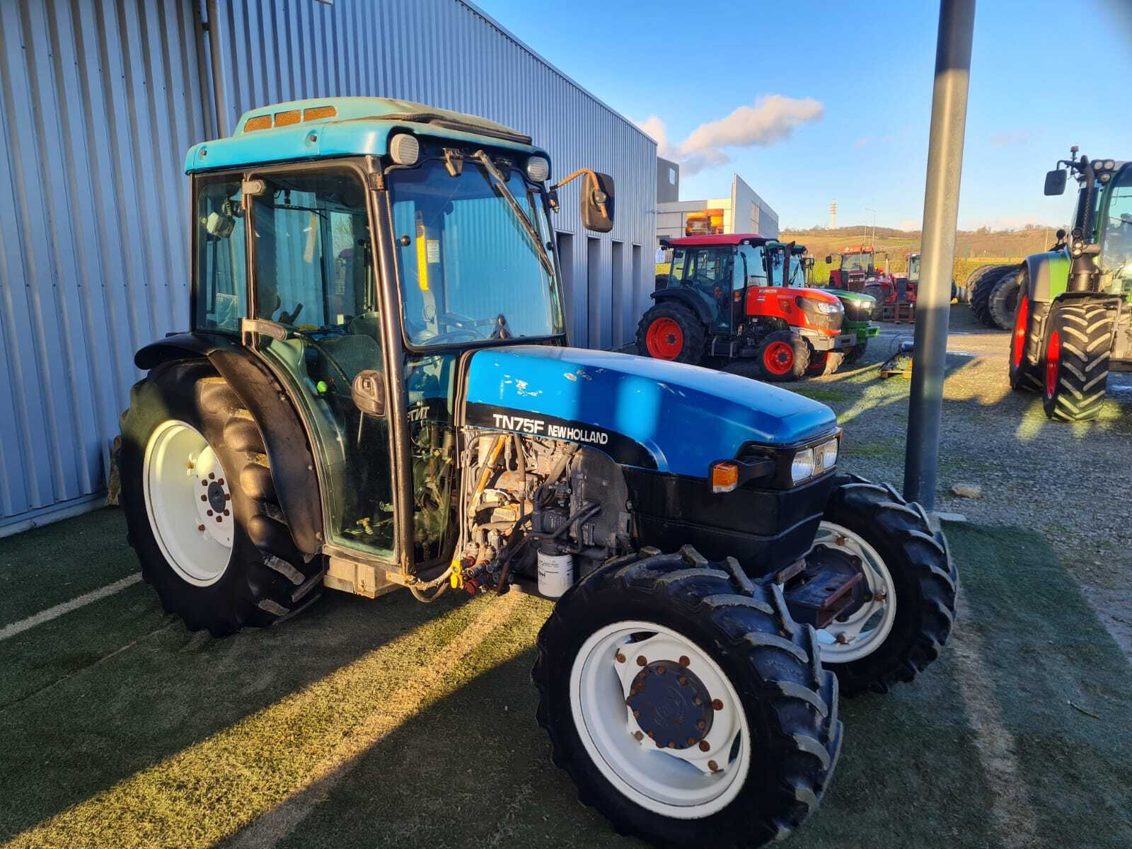 NEW HOLLAND TN75F