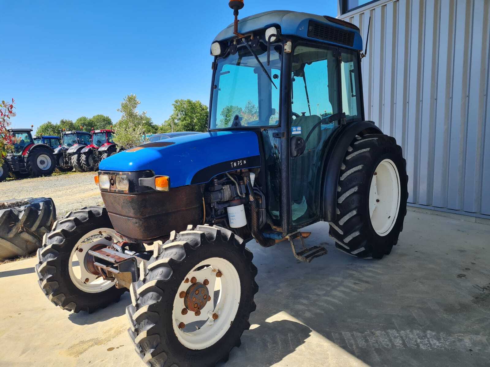 NEW HOLLAND TN75FA