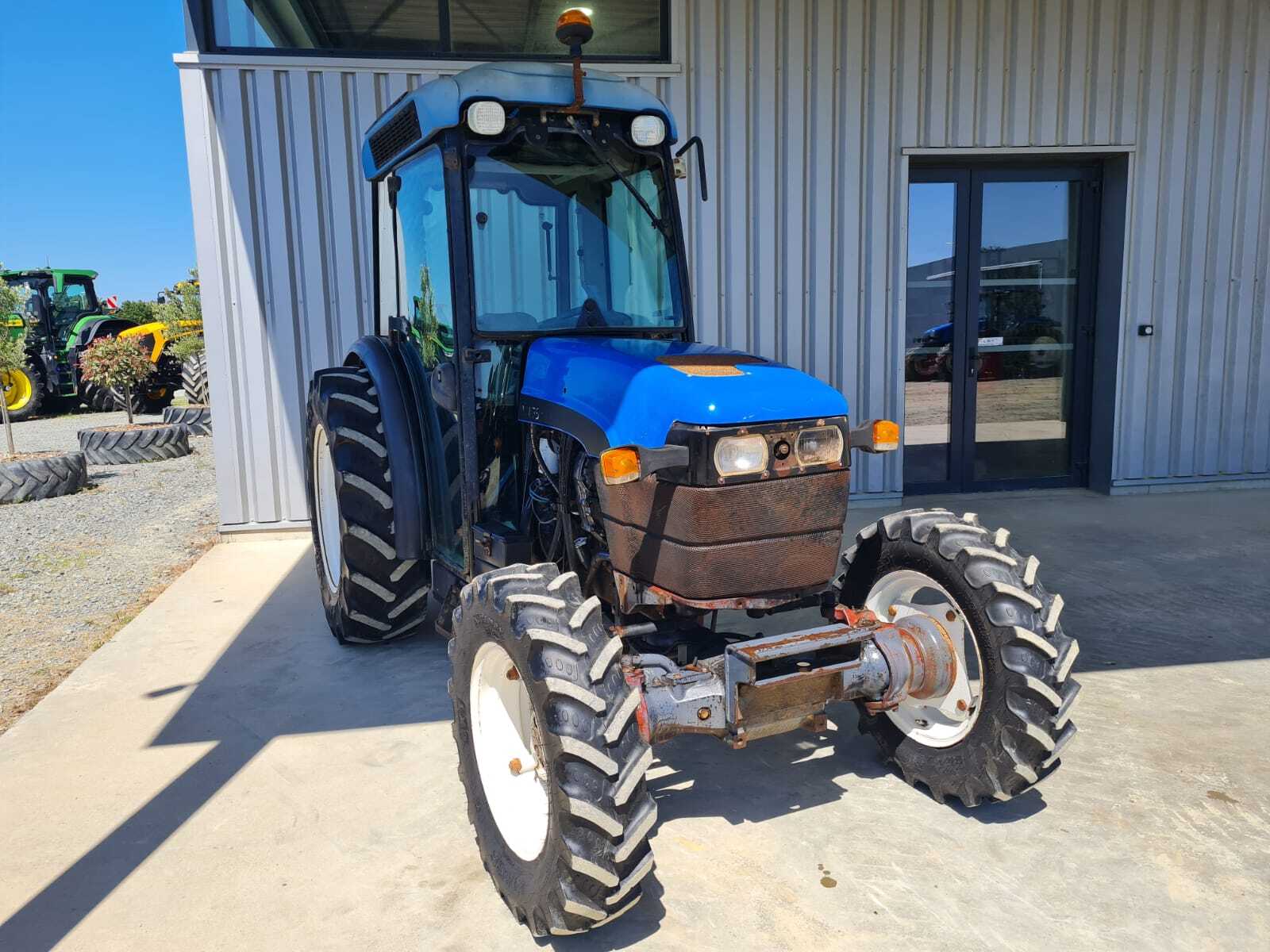 NEW HOLLAND TN75FA