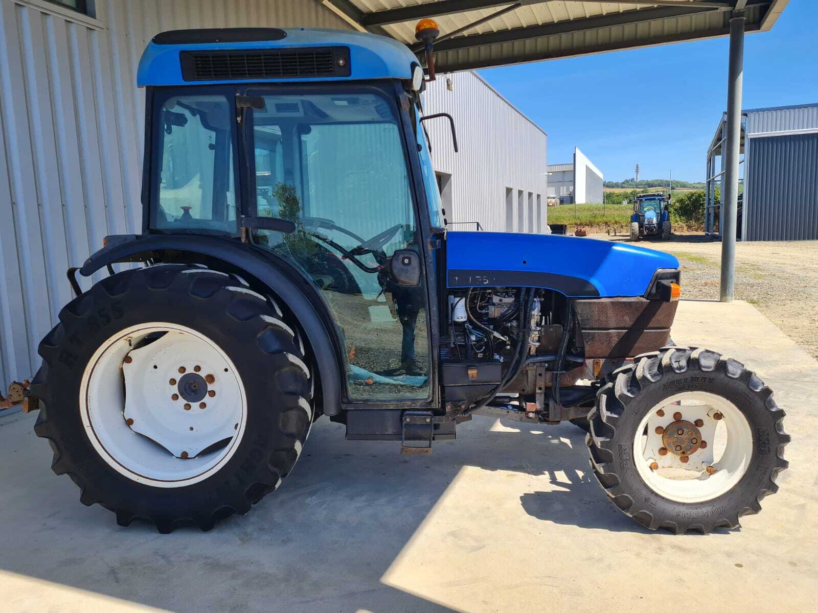 NEW HOLLAND TN75FA
