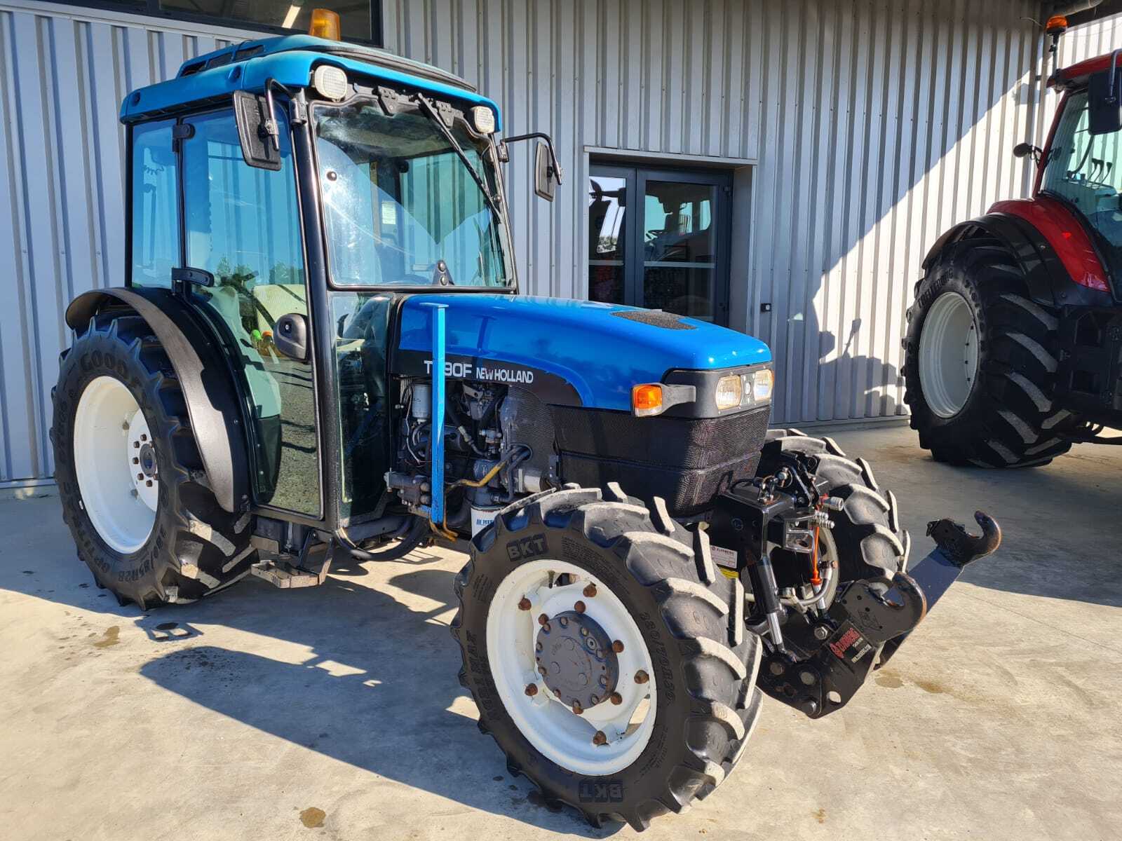 NEW HOLLAND TN90F