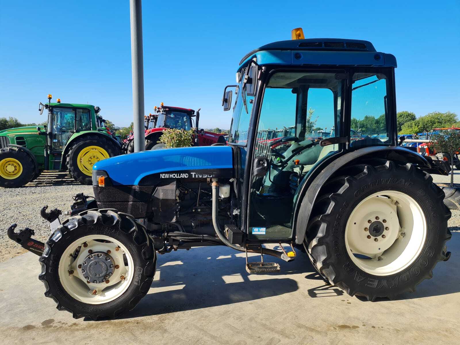NEW HOLLAND TN90F