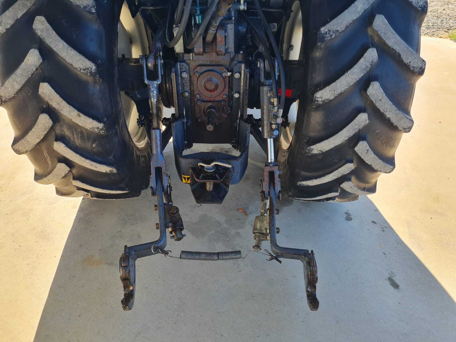 NEW HOLLAND TN90F
