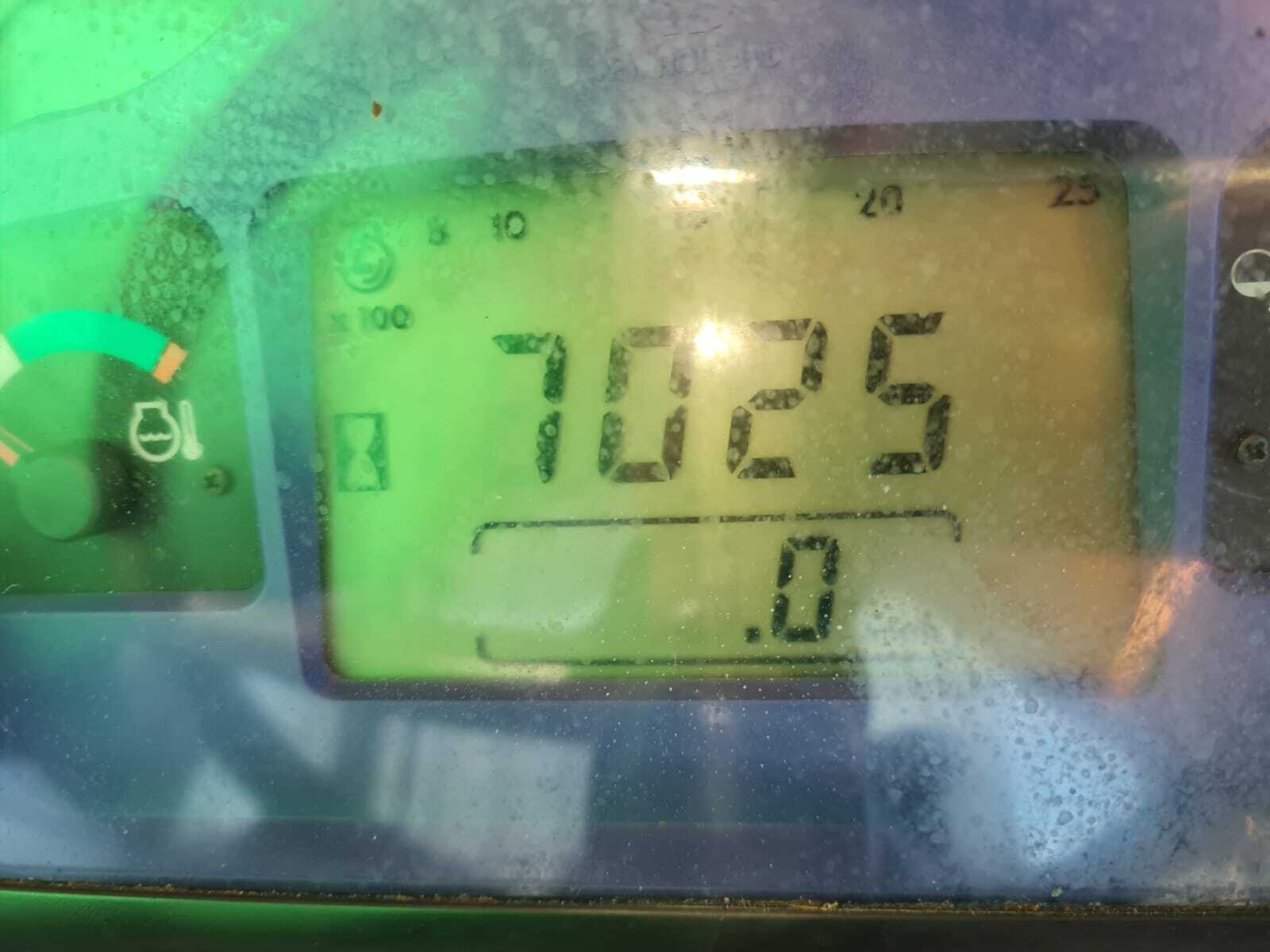 NEW HOLLAND TN90F